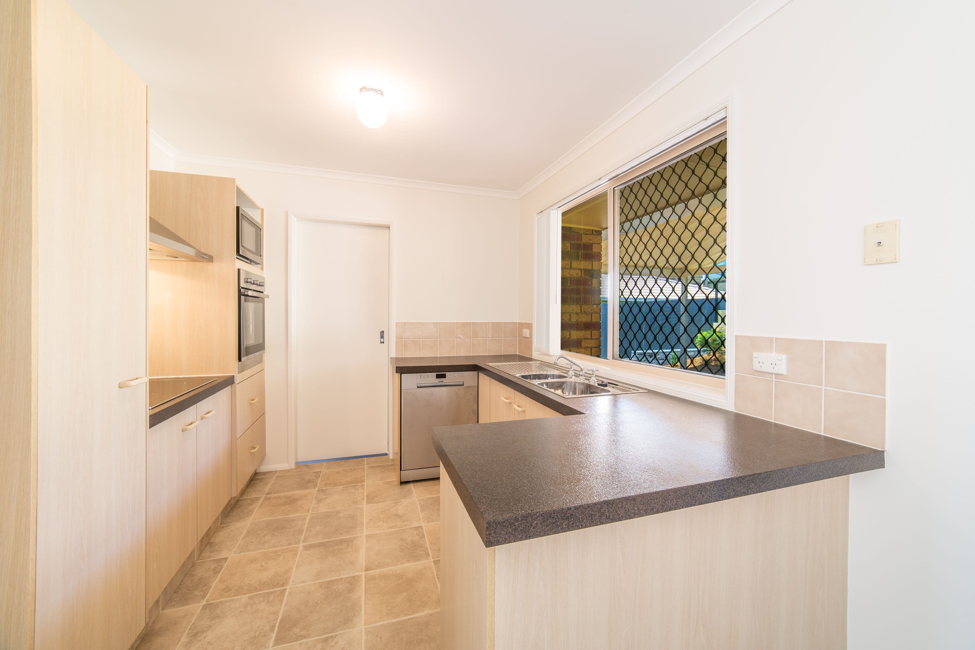 17 Masters Street, Arundel QLD 4214, Arundel - Thumbnail 8