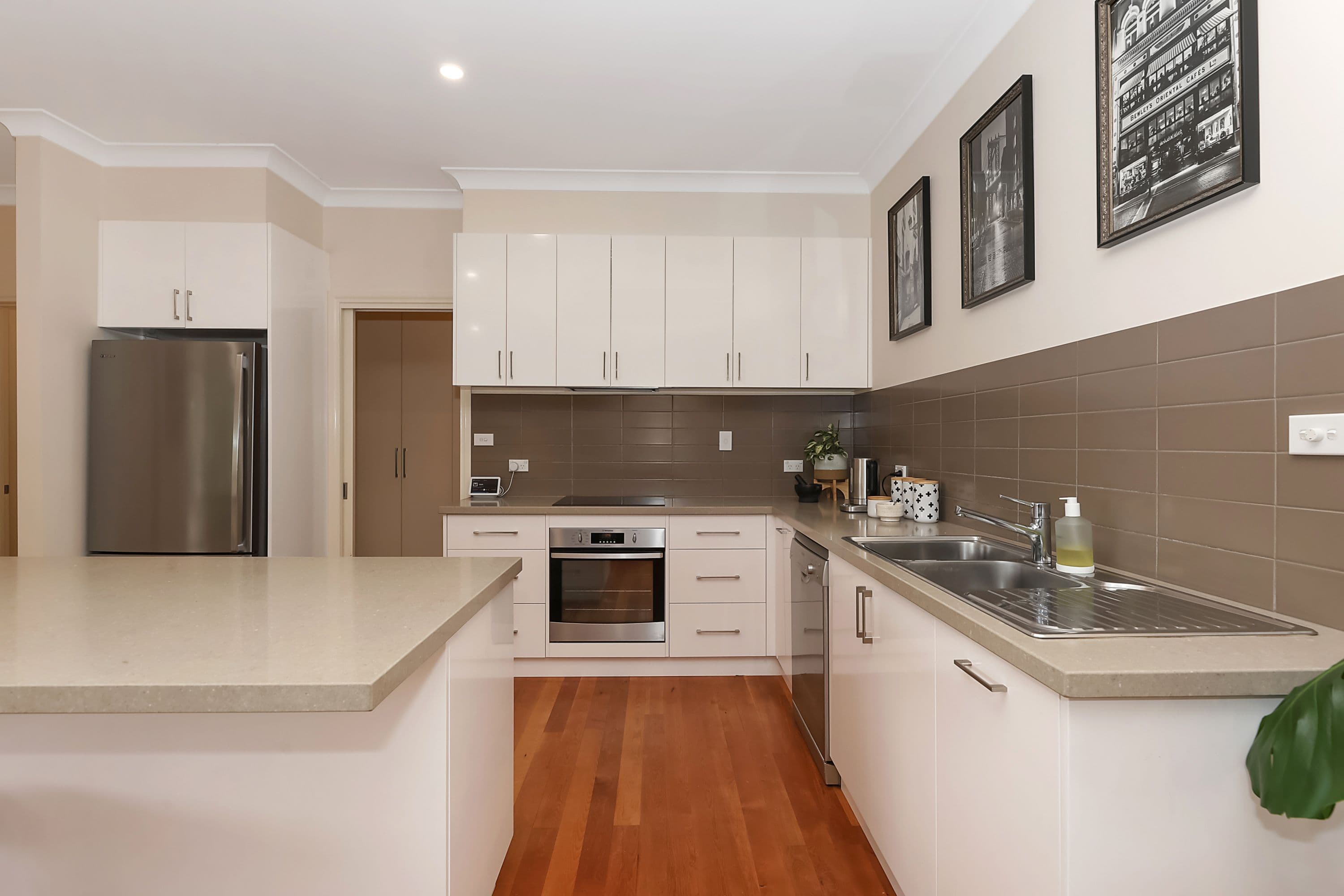 4 Talbot Street, Camperdown VIC 3260, Camperdown - Thumbnail 3