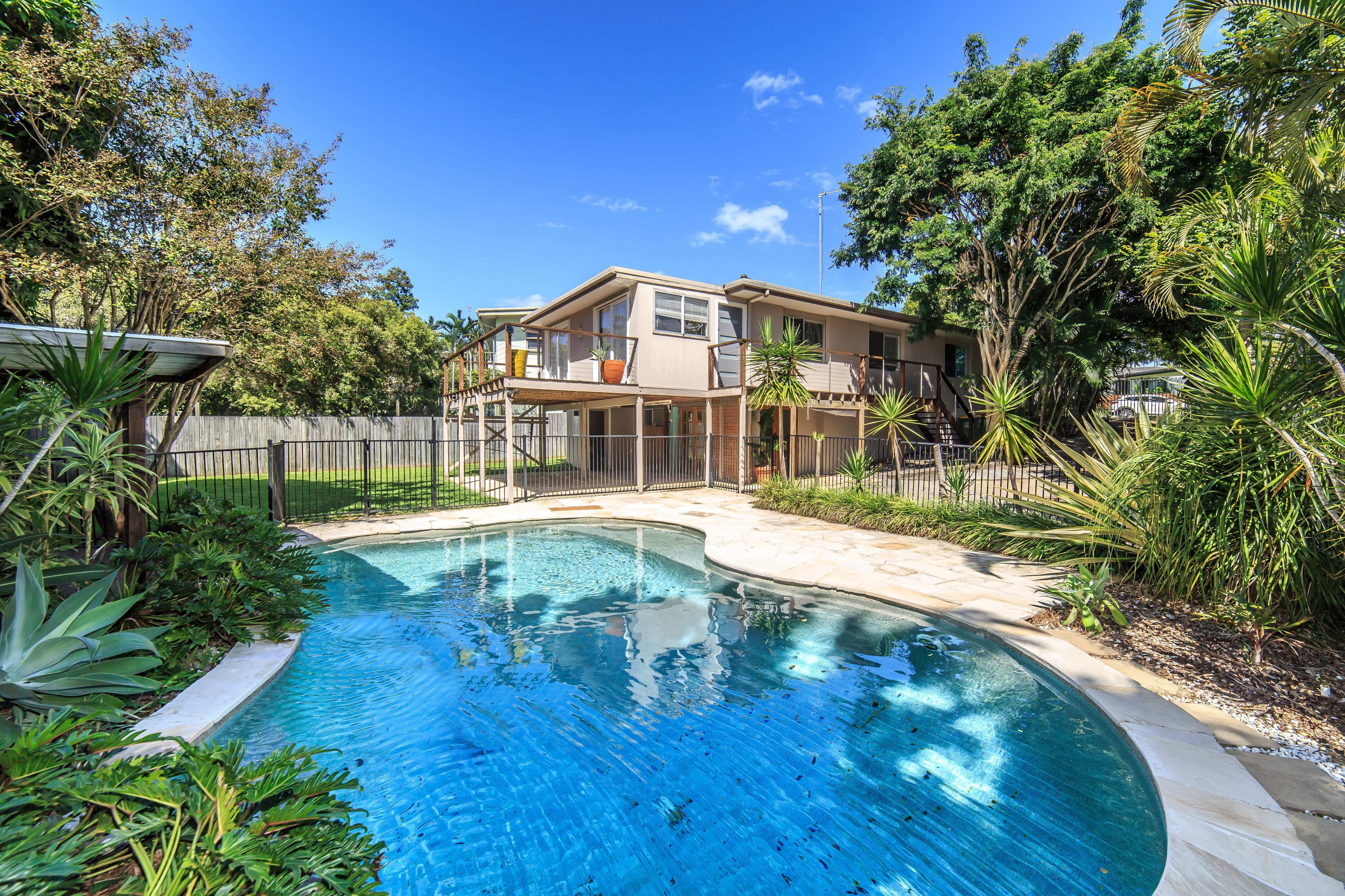 8 Eileen Avenue, Southport QLD 4215, Southport - Thumbnail 2