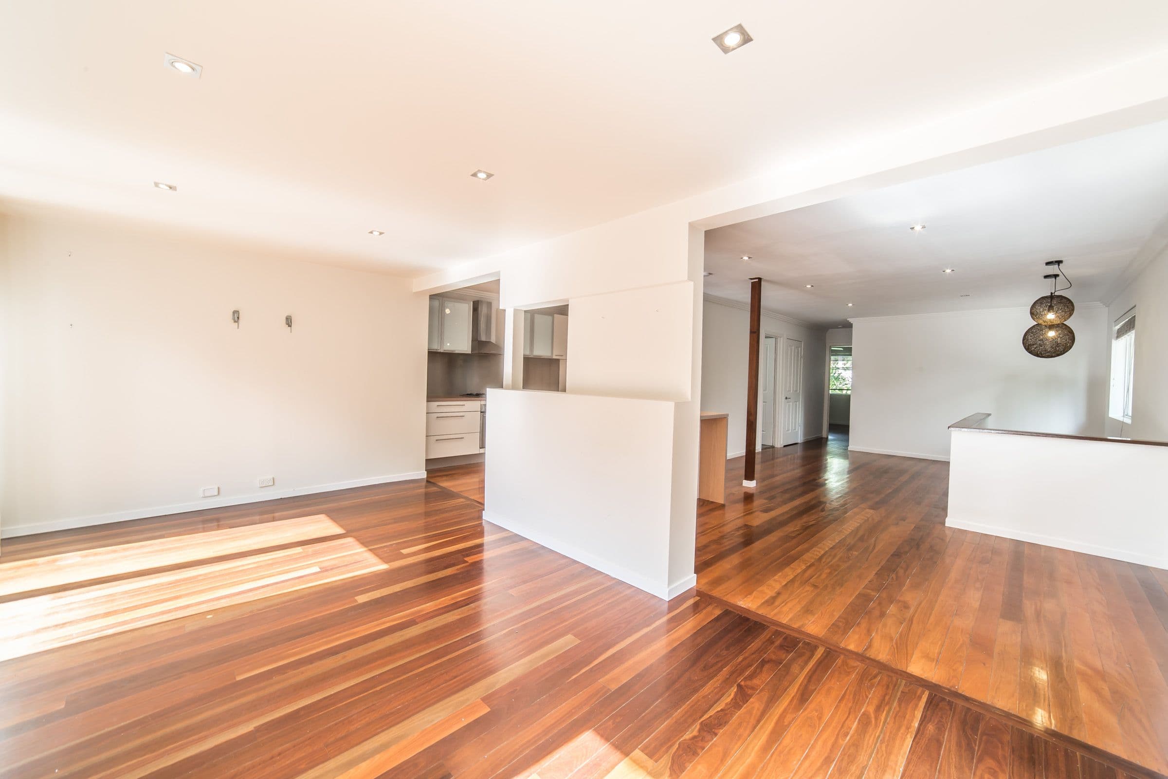 8 Eileen Avenue, Southport QLD 4215, Southport - Thumbnail 3