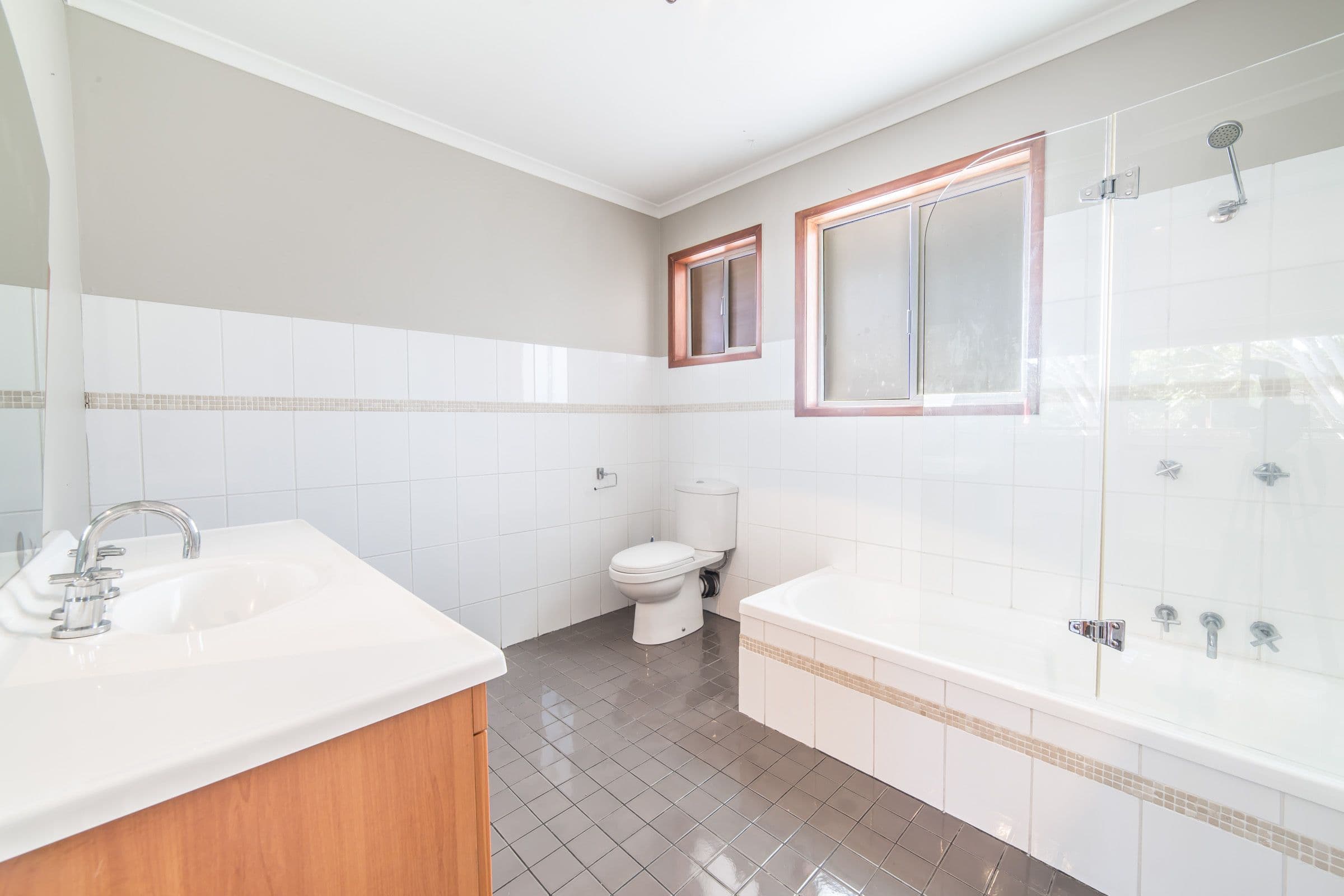 8 Eileen Avenue, Southport QLD 4215, Southport - Thumbnail 7