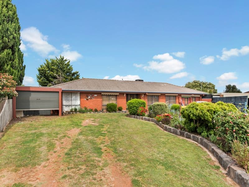 5 Howe Court, Melton South VIC 3338, Melton South - Thumbnail 2