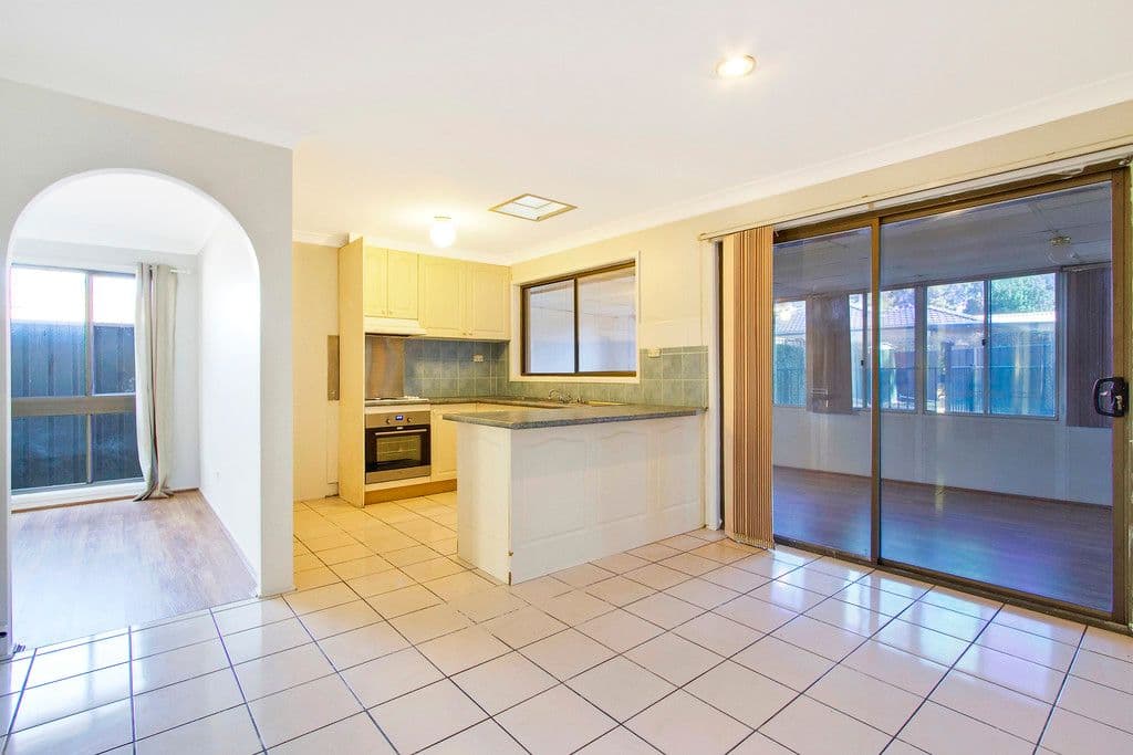 21 Snailham Crescent, South Windsor - Thumbnail 6