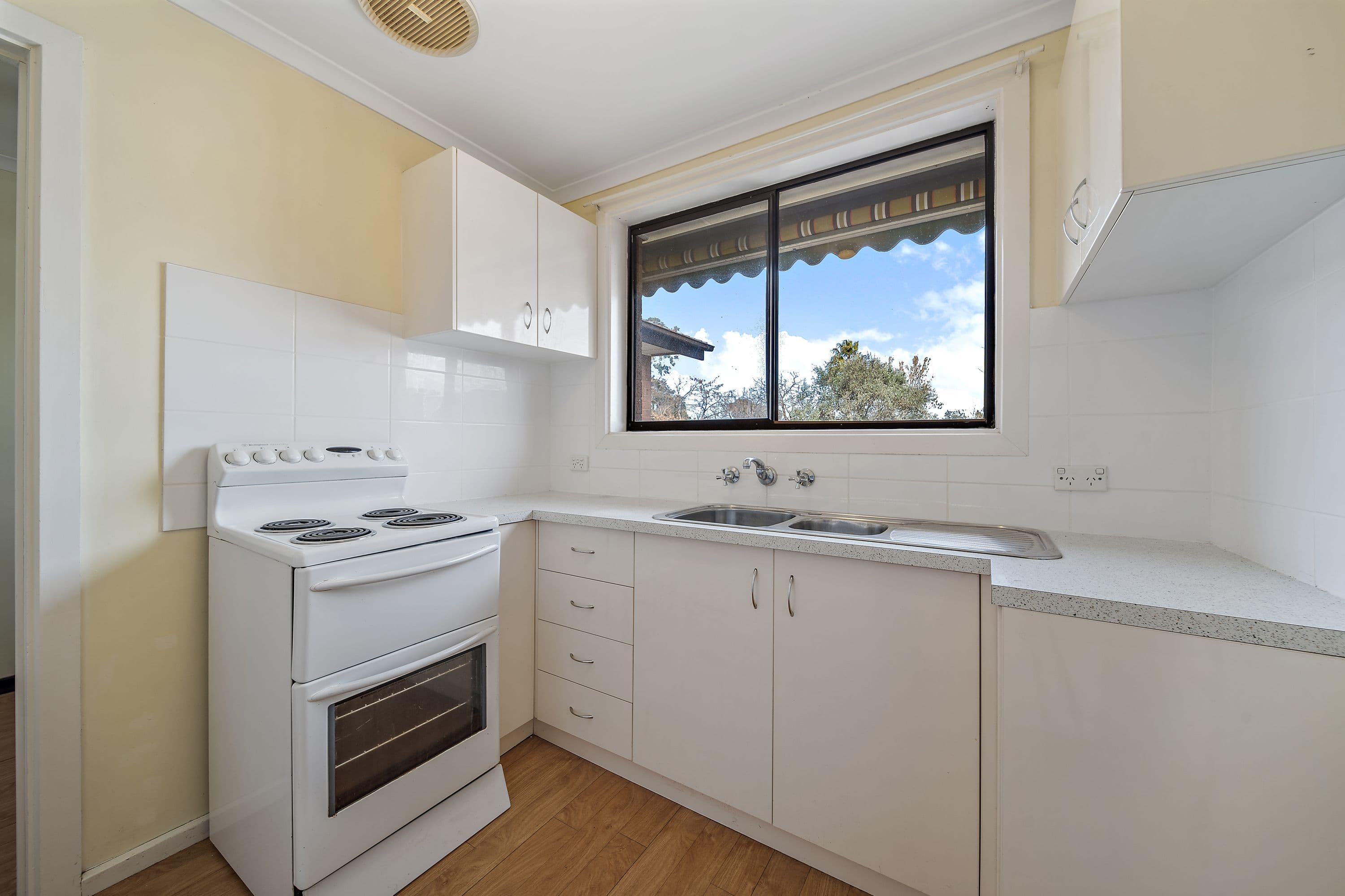 10 Schaffer Place, Charnwood ACT 2615, Charnwood - Thumbnail 4