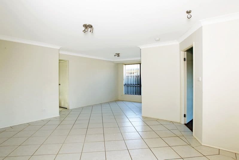 11 Bluewattle Road, WORRIGEE NSW 2540, Worrigee - Thumbnail 4