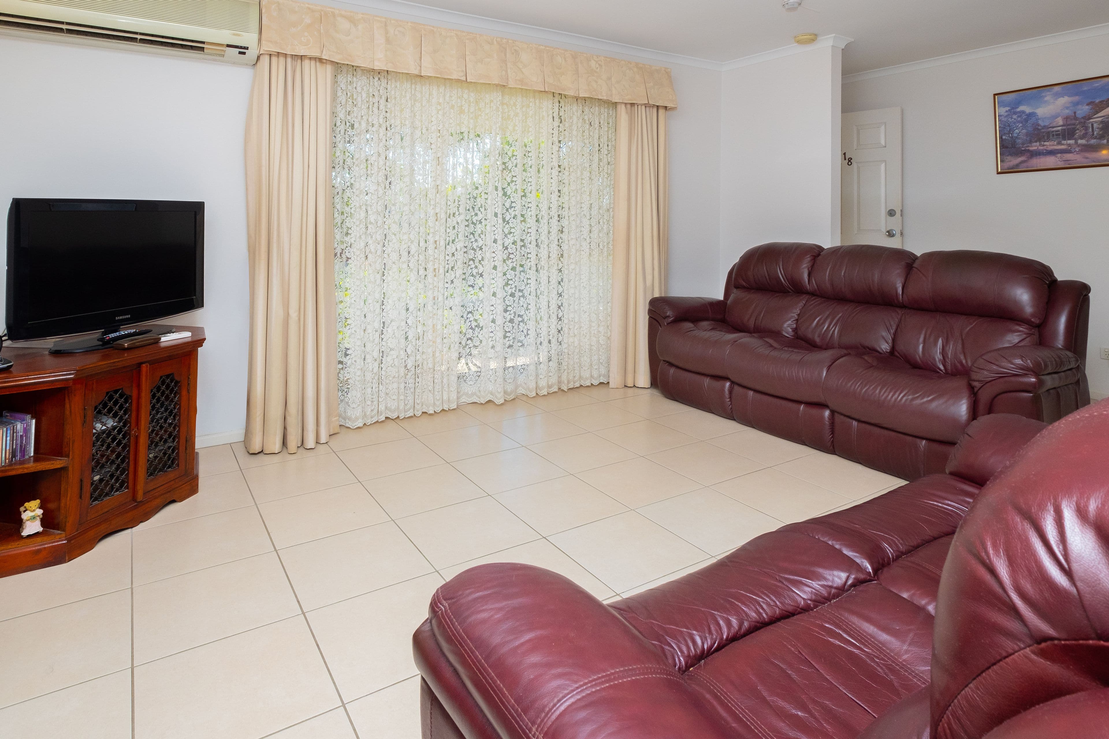 18 Black Diamond Crescent, Edens Landing QLD 4207, Edens Landing - Thumbnail 6