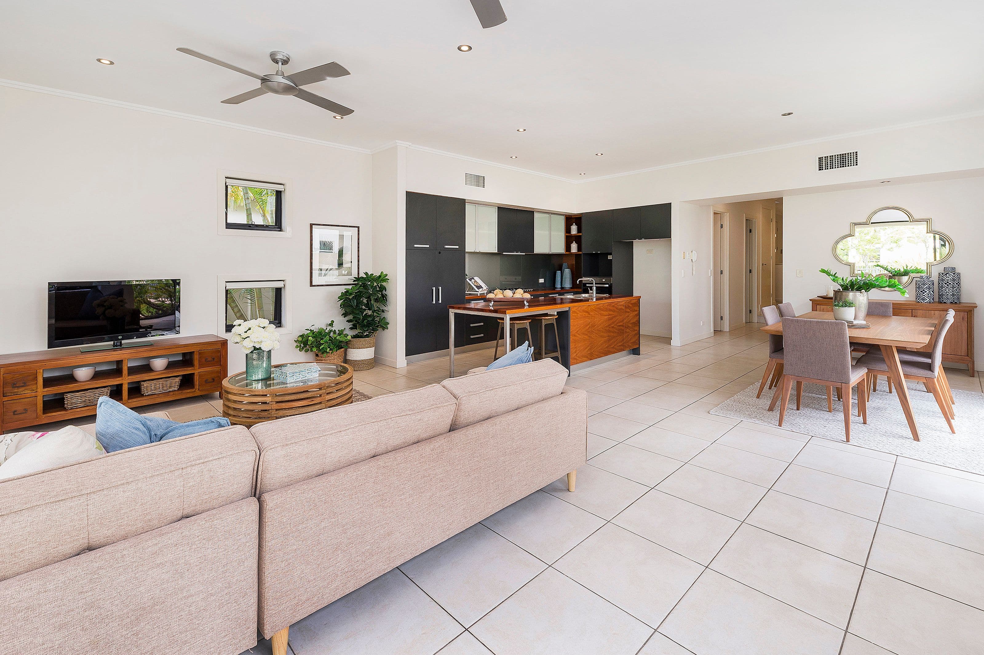 6018 Calardo Avenue, Hope Island QLD 4212, Hope Island - Thumbnail 2