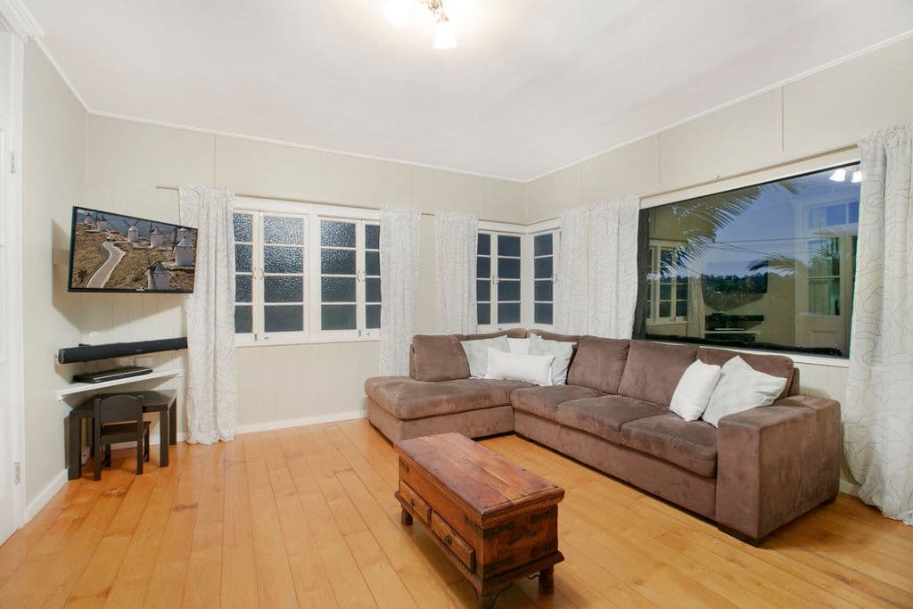 825 Cavendish Road, Holland Park QLD 4121, Holland Park - Thumbnail 7