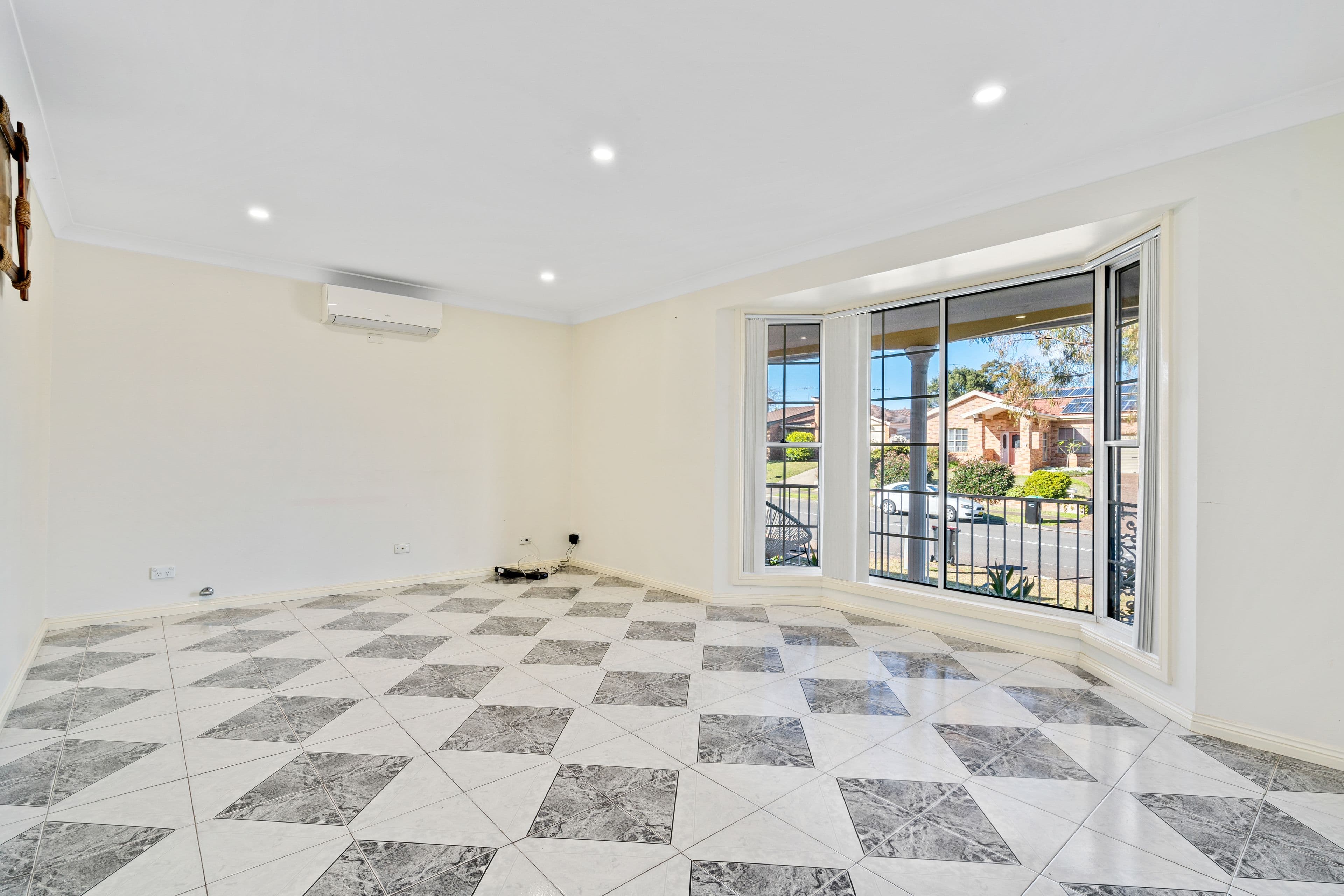 64 Flinders Crescent, Hinchinbrook NSW 2168, Hinchinbrook - Thumbnail 3