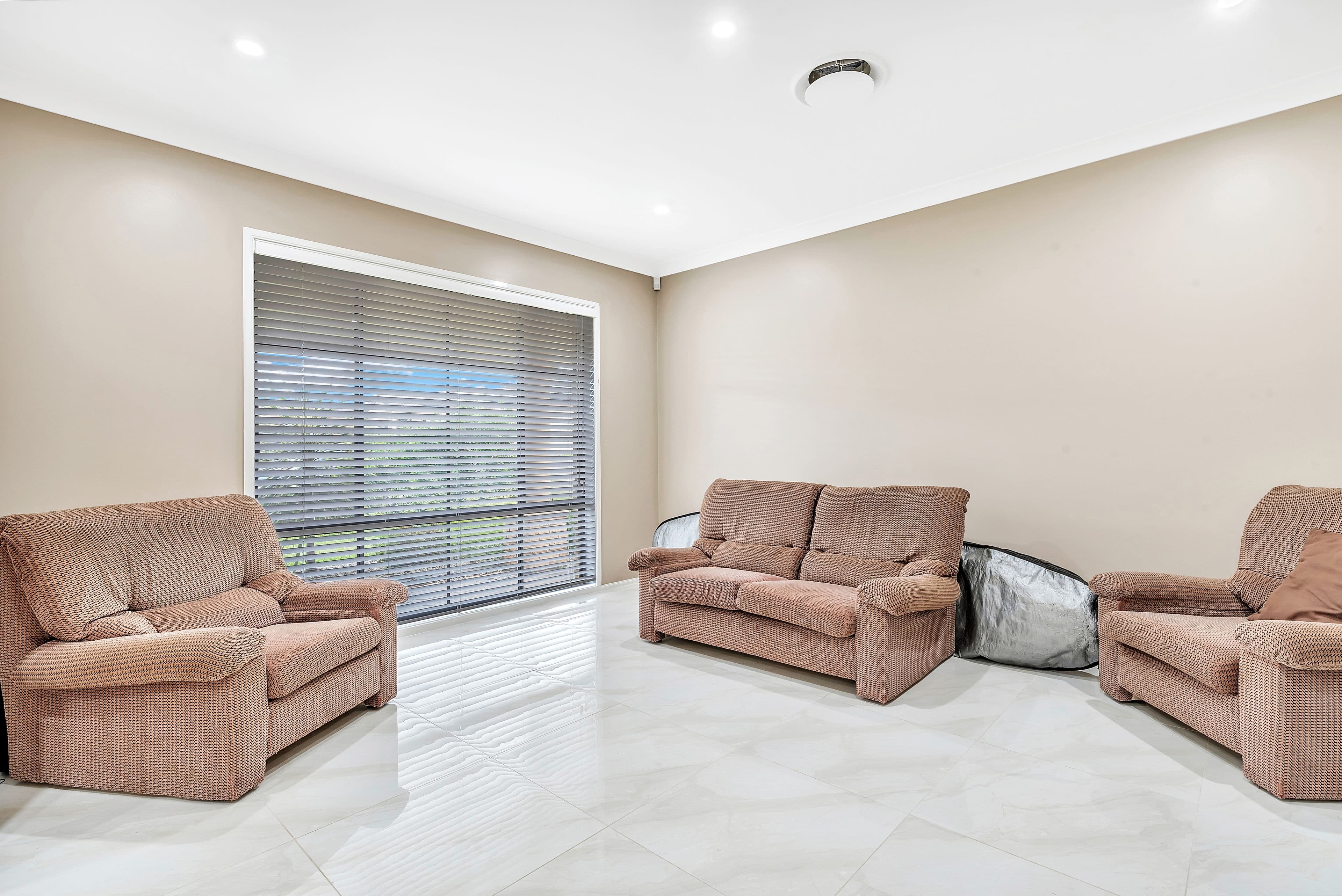 3 Seamans Place, Horningsea Park - Thumbnail 5