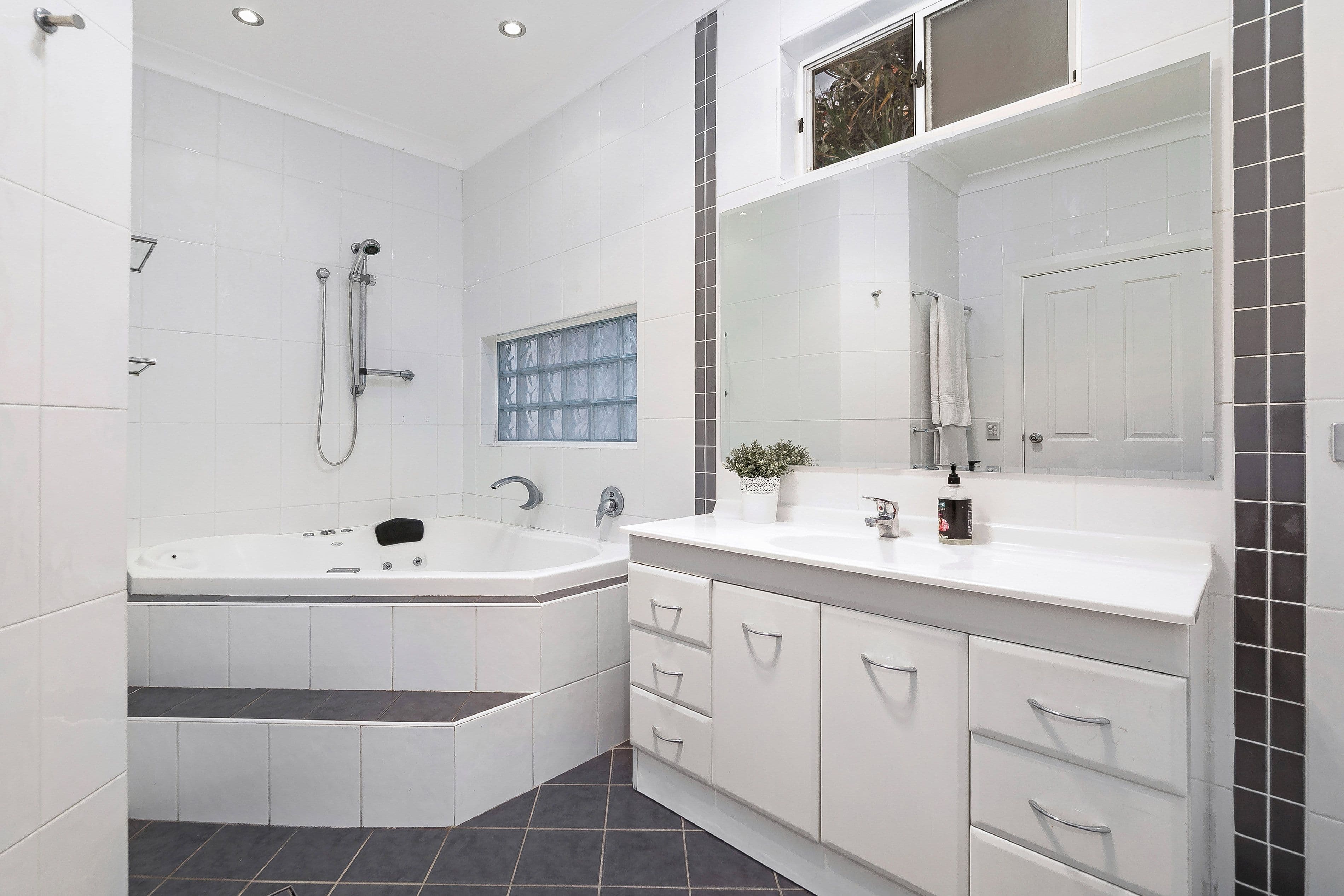 93 Webb Street, Riverwood NSW 2210, Riverwood - Thumbnail 4
