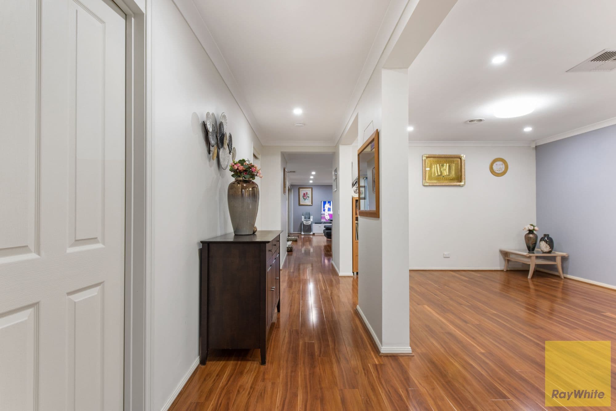 11 Abbington Drive, Truganina VIC 3029, Truganina - Thumbnail 2