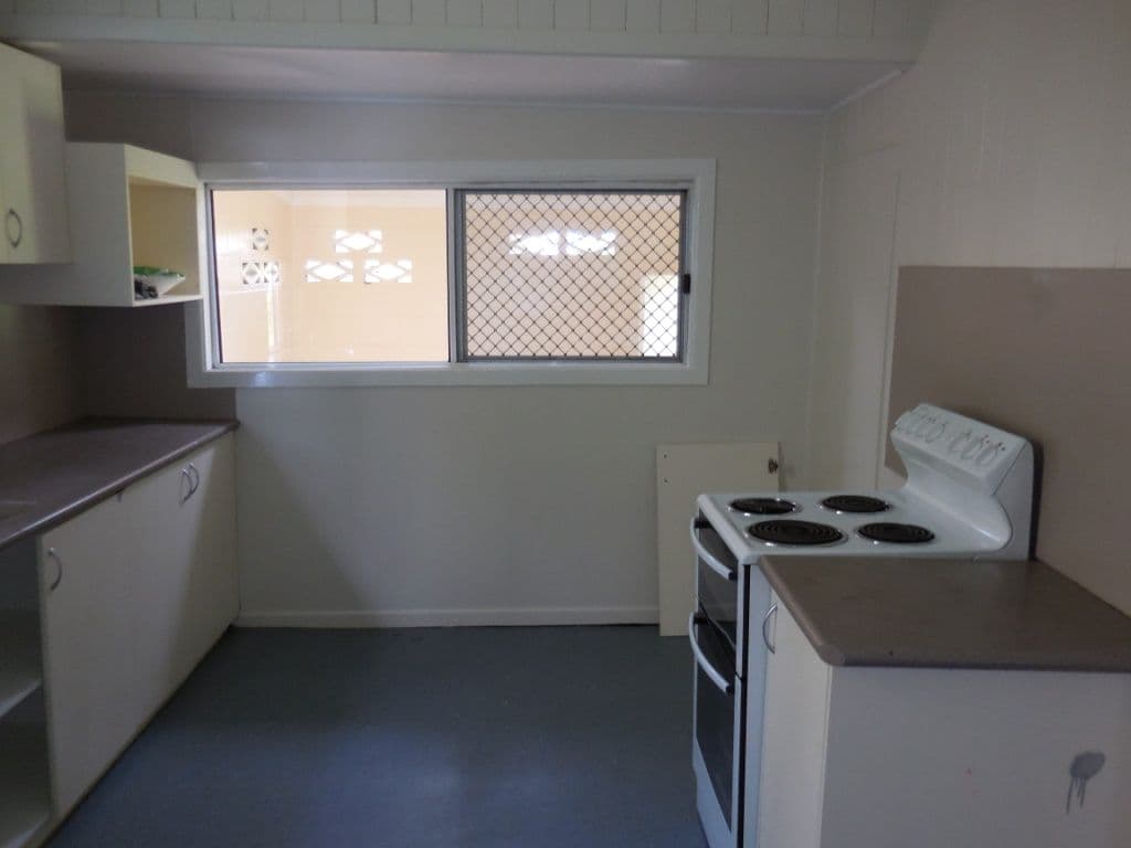21 Greenview Road, Wondai QLD 4606, Wondai - Thumbnail 2