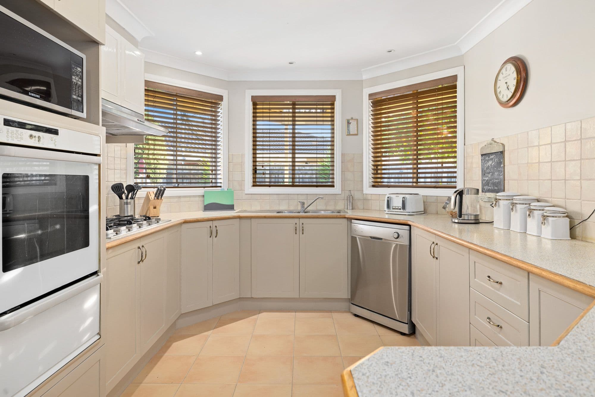15 Golden Ash Grove, Hoppers Crossing VIC 3029, Hoppers Crossing - Thumbnail 7
