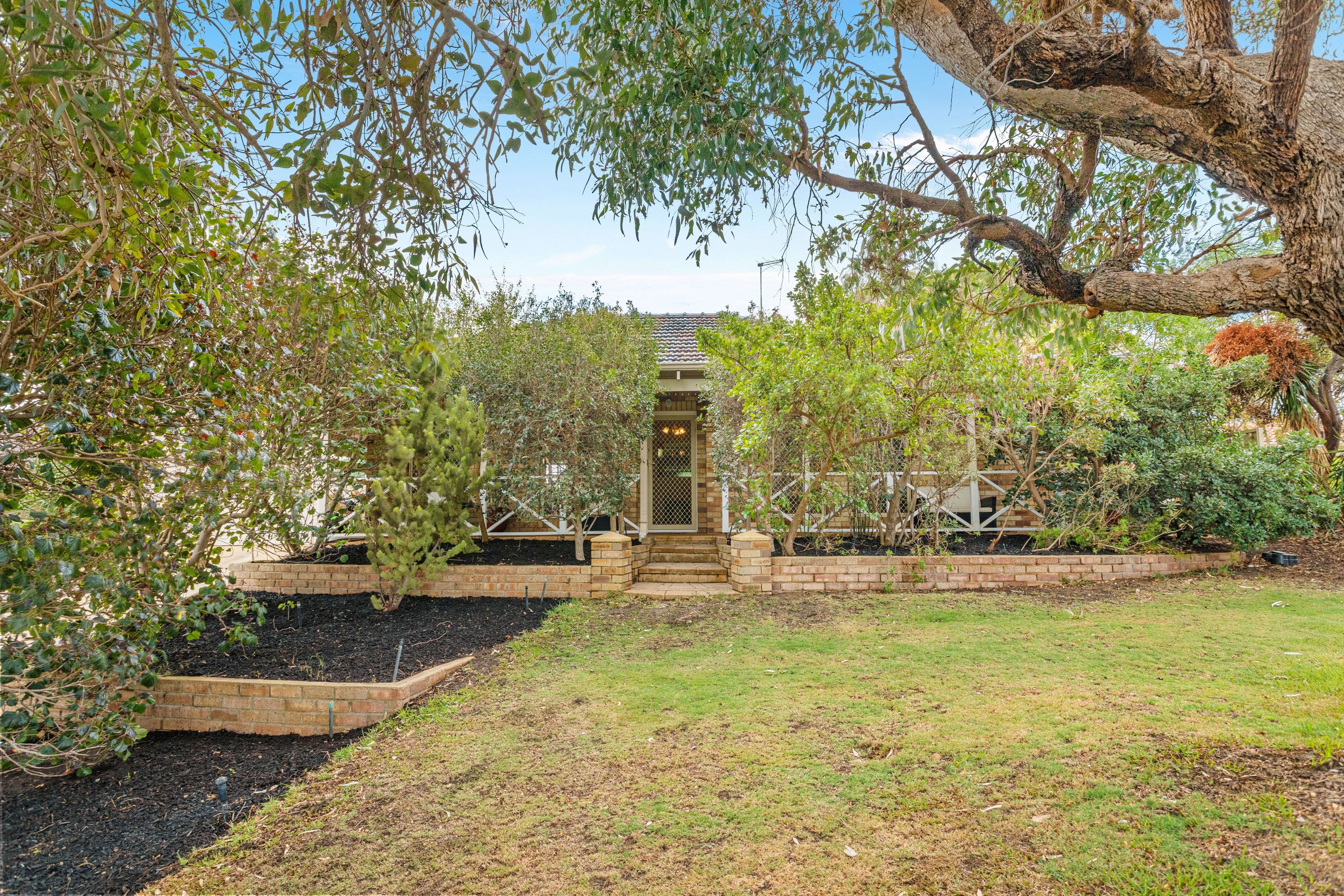 11 Garland Way, Trigg WA 6029, Trigg - Thumbnail 2