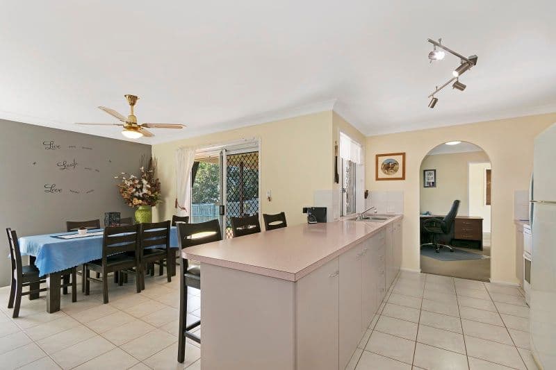 13 Tudor Court, Beerwah QLD 4519, Beerwah - Thumbnail 6