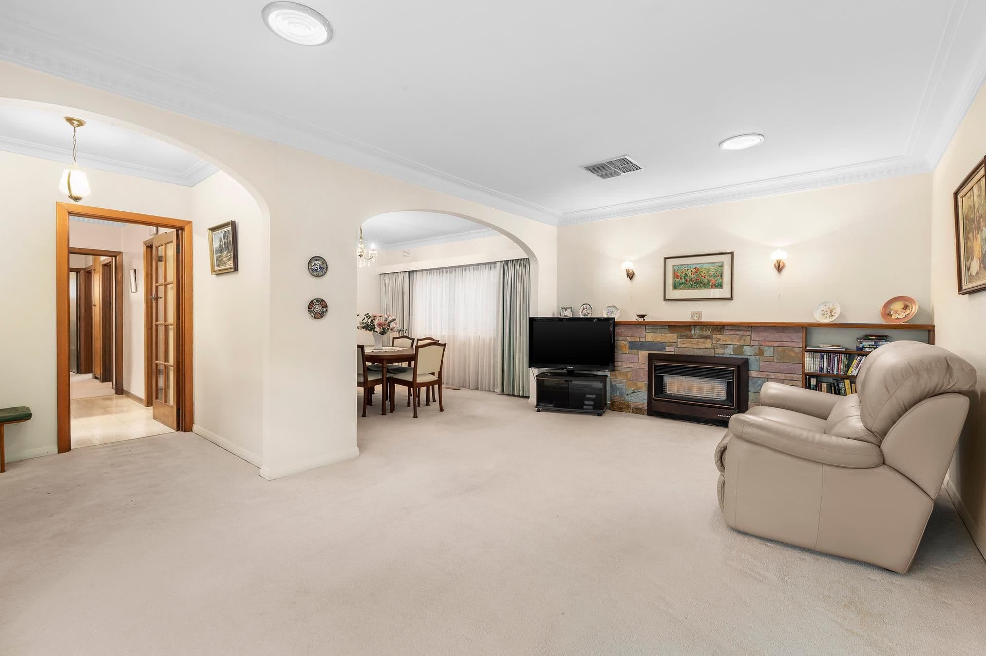 87 Airlie Road, Montmorency VIC 3094, Montmorency - Thumbnail 2