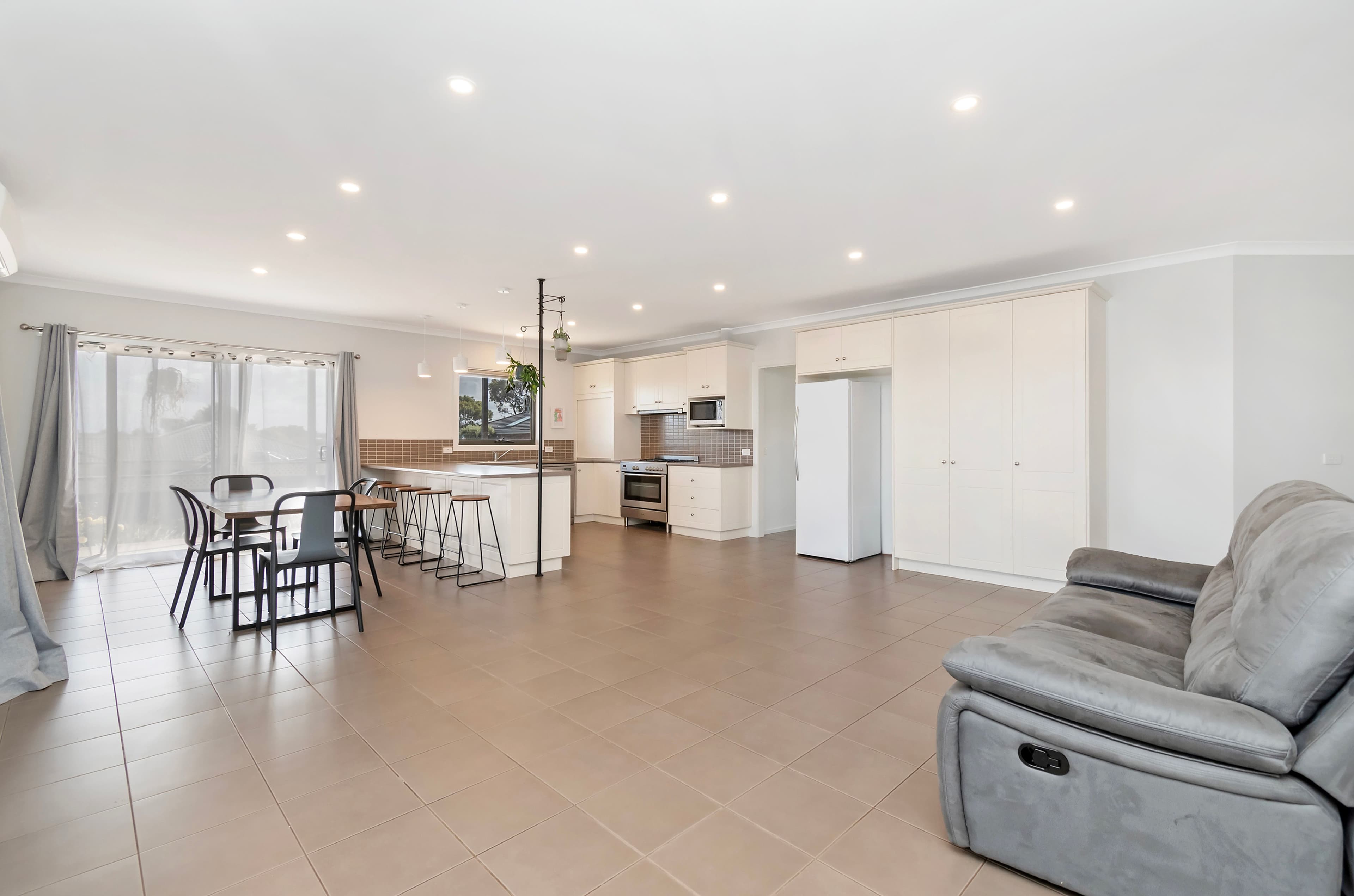 8 Singleton Court, Warrnambool VIC 3280, Warrnambool - Thumbnail 5