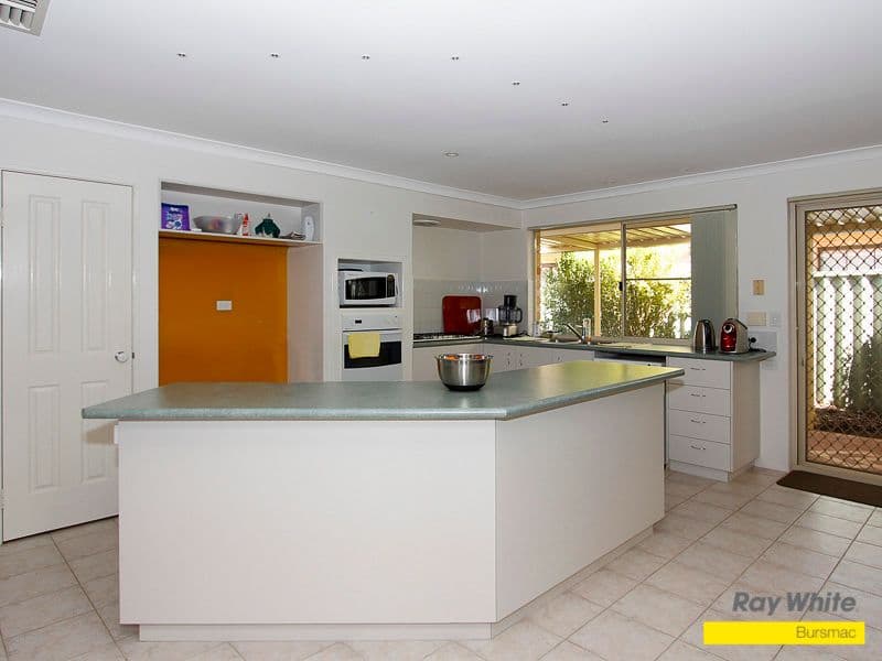 14 Hensley Loop, LANDSDALE WA 6065, Landsdale - Thumbnail 5