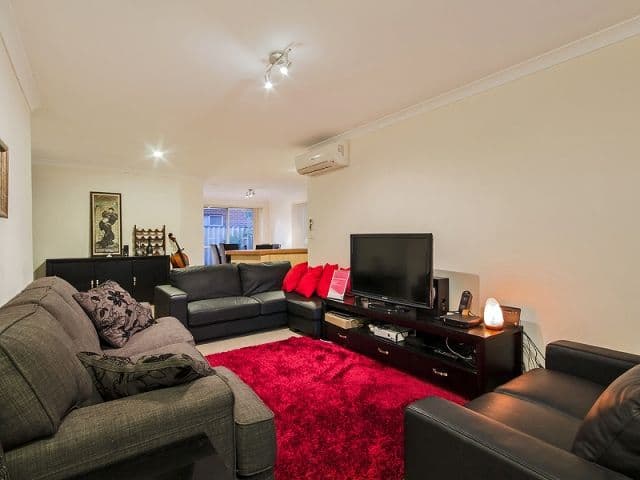 55 Moreton Crescent, WARNBRO WA 6169, Warnbro - Thumbnail 2