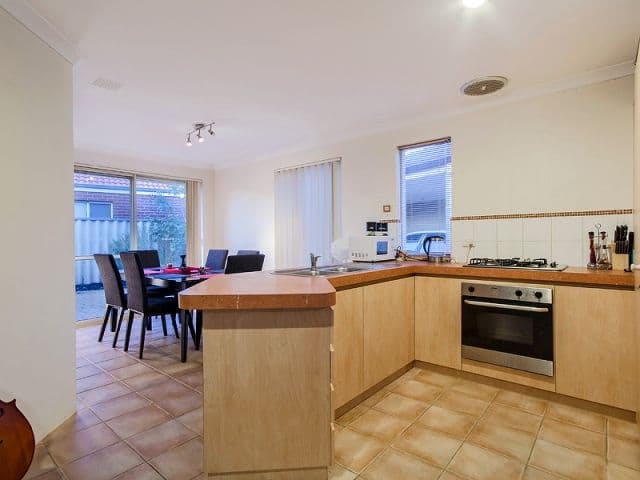 55 Moreton Crescent, WARNBRO WA 6169, Warnbro - Thumbnail 7