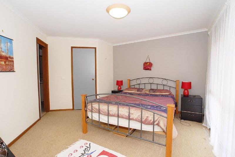25 Parkview Close, DANDENONG VIC 3175, Dandenong - Thumbnail 2