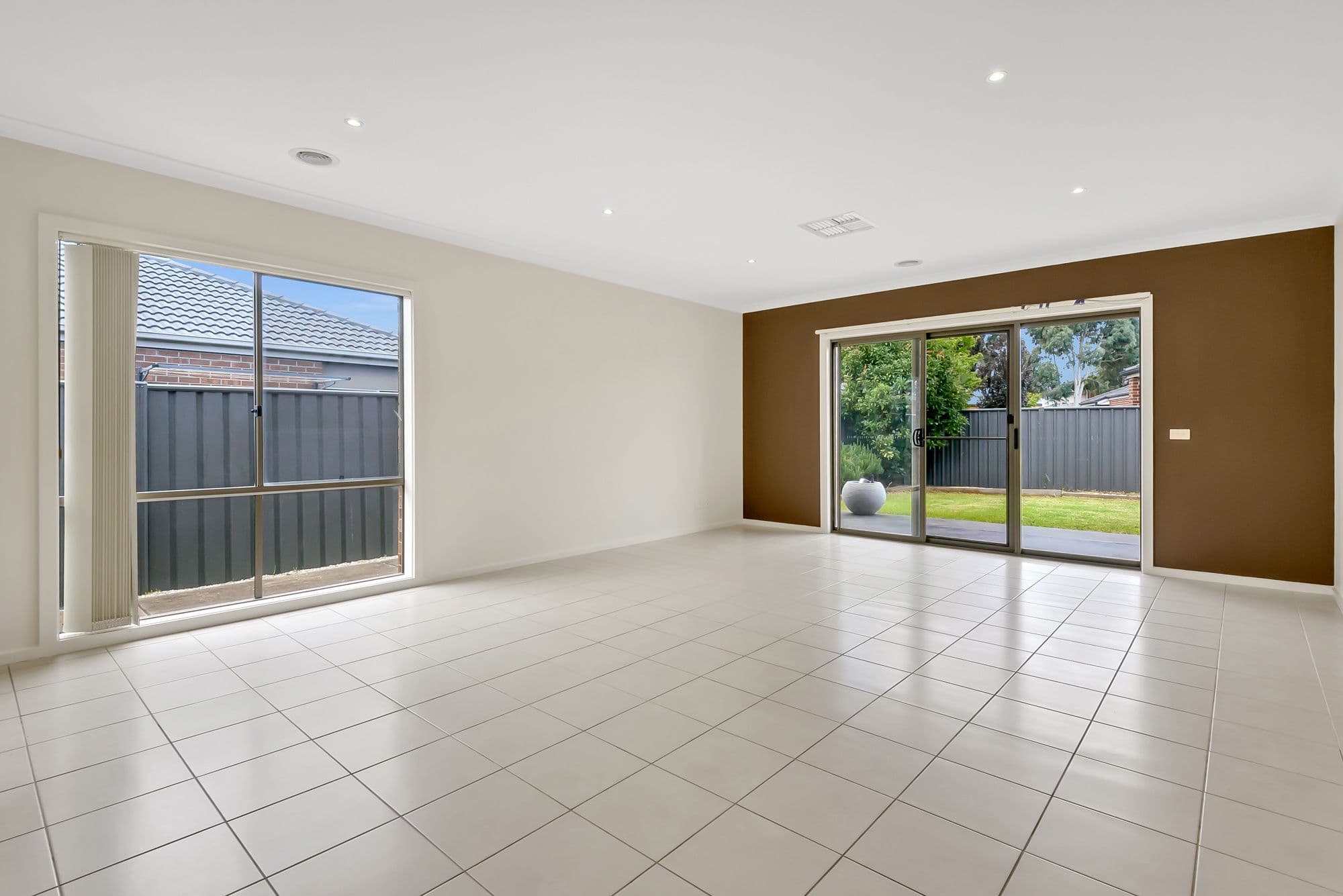 16 Dixon Creek Drive, South Morang VIC 3752, South Morang - Thumbnail 5