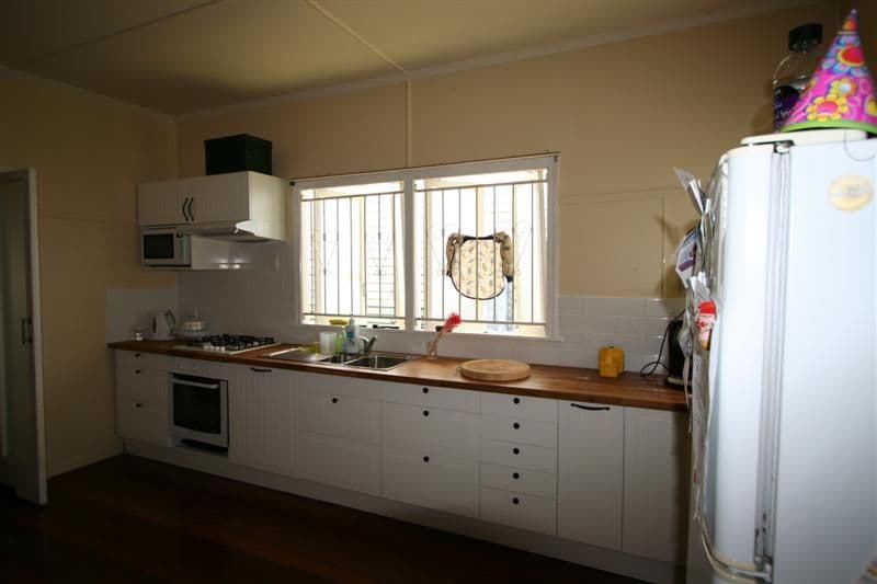 1 Mountjoy Terrace, WYNNUM QLD 4178, Wynnum - Thumbnail 2