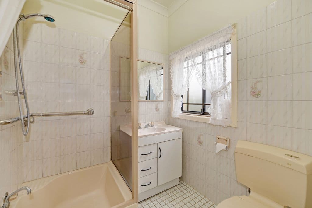 10 Harwood Avenue, Mount Kuring-Gai NSW 2080, Mount Kuring-Gai - Thumbnail 7
