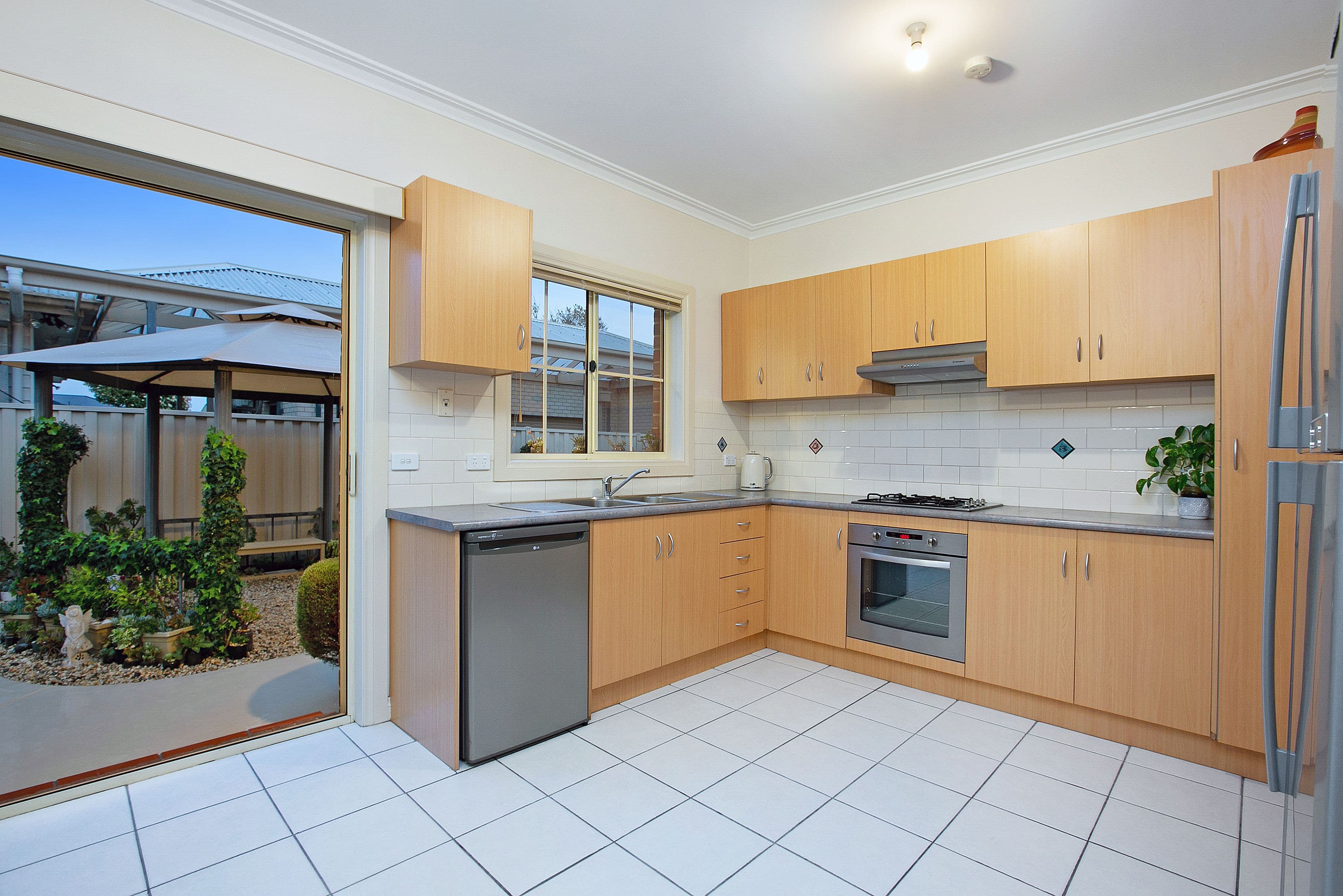 23-25 Grimwade Street, Reservoir VIC 3073, Reservoir - Thumbnail 6