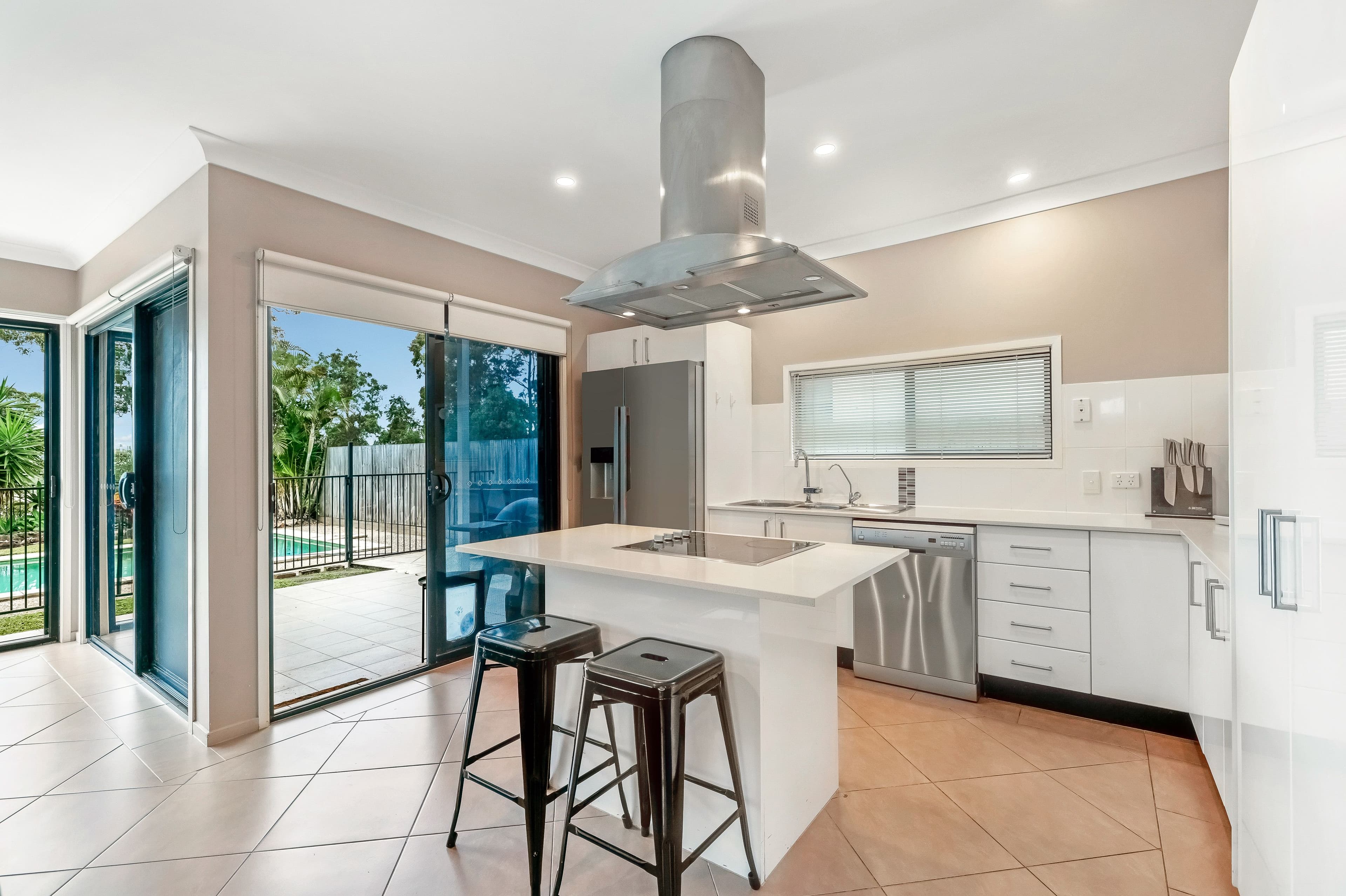 19 Zane Street, Molendinar QLD 4214, Molendinar - Thumbnail 3