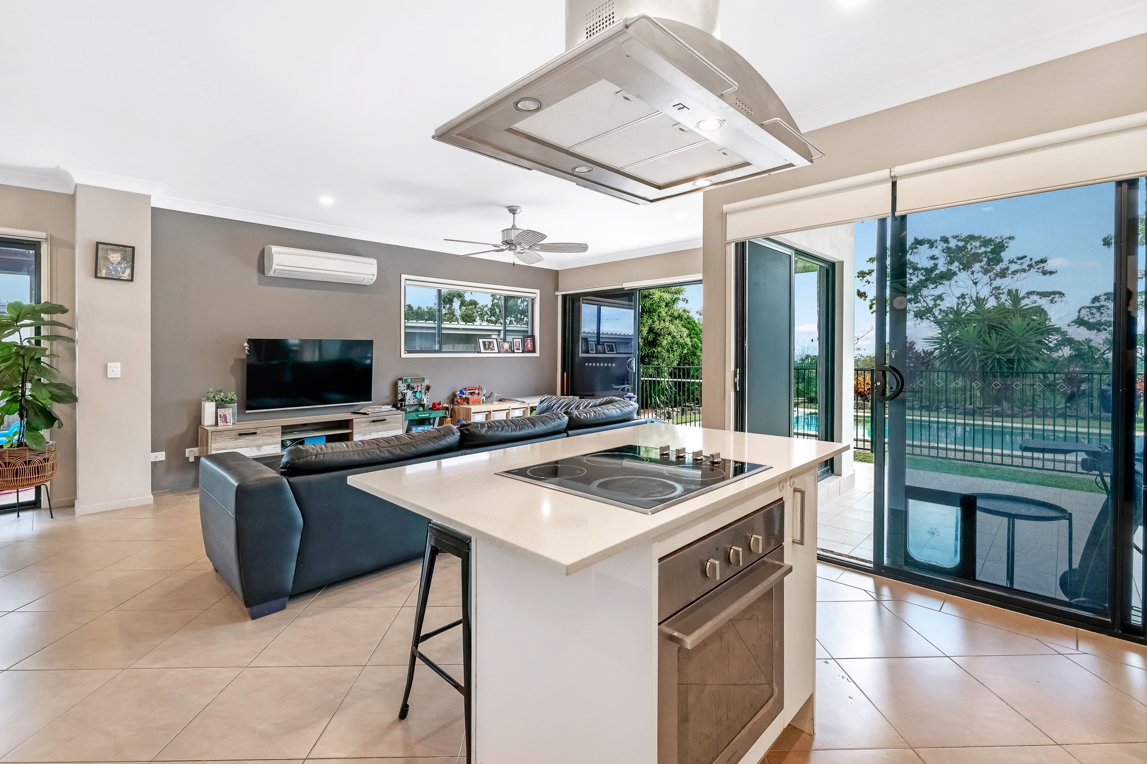 19 Zane Street, Molendinar QLD 4214, Molendinar - Thumbnail 4