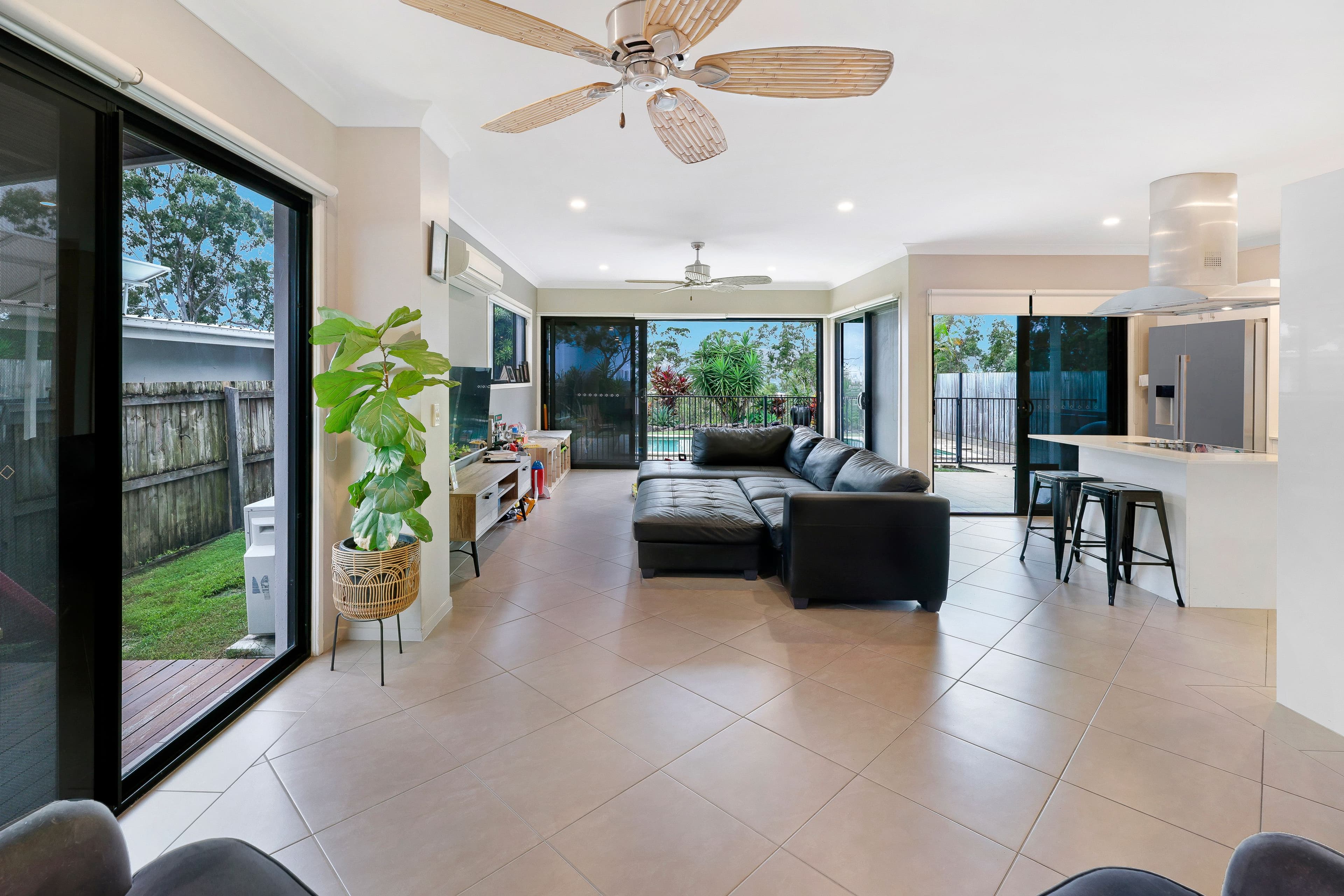19 Zane Street, Molendinar QLD 4214, Molendinar - Thumbnail 5