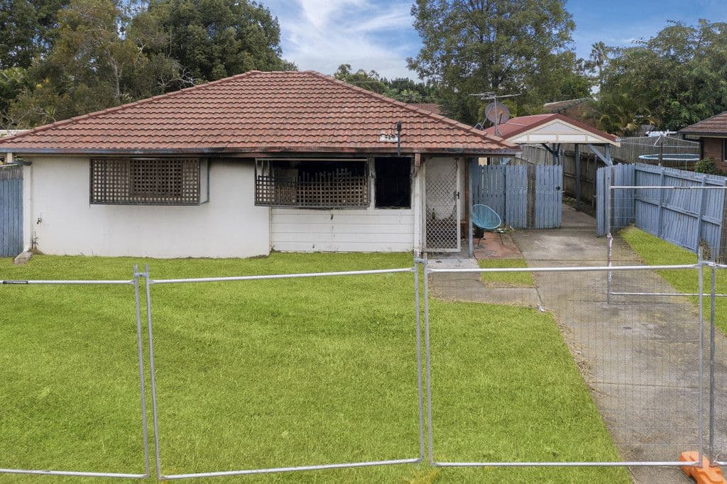 32 Nelson Street, Bundamba QLD 4304, Bundamba - Thumbnail 2