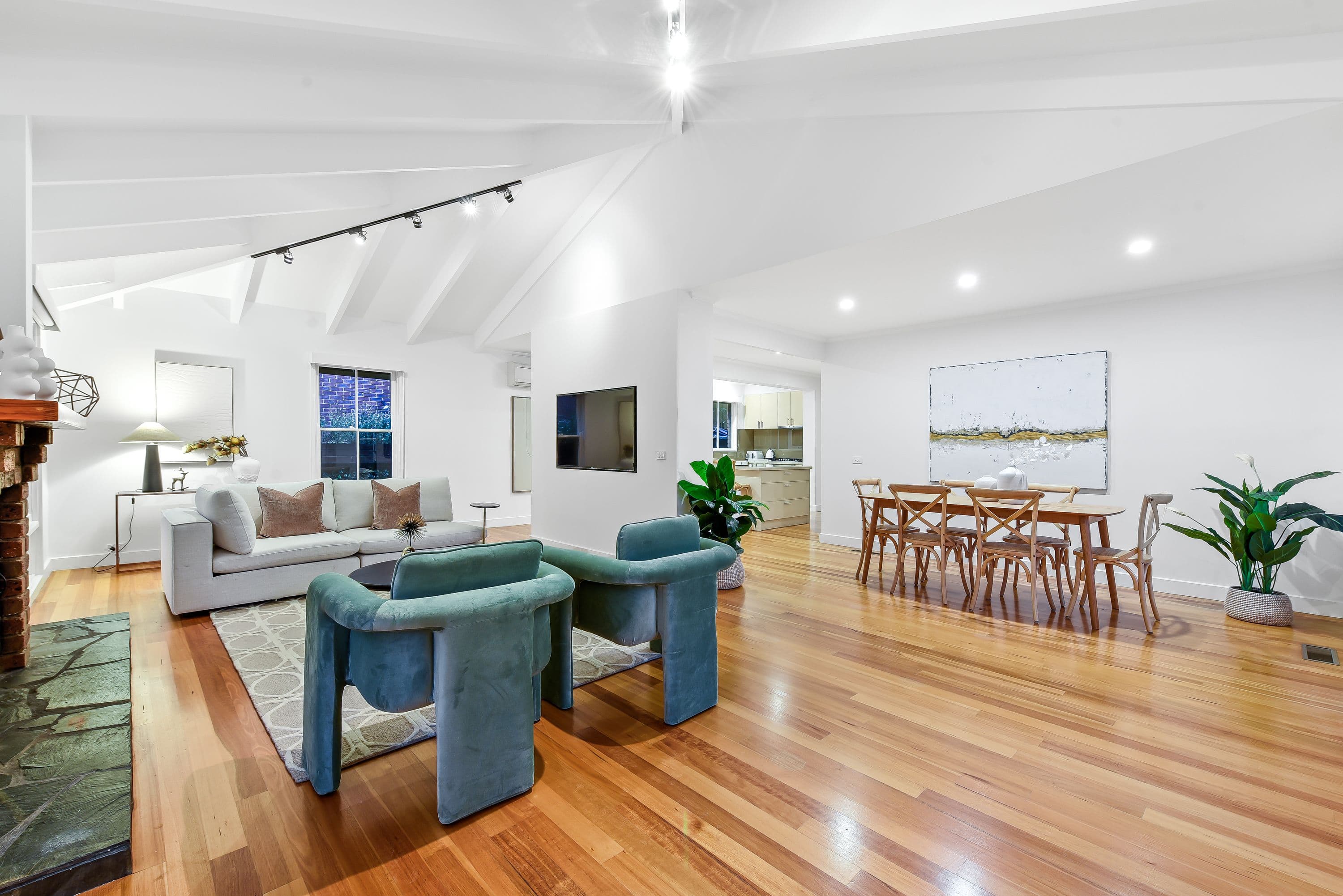 1 Belinda Crescent, Wheelers Hill VIC 3150, Wheelers Hill - Thumbnail 5