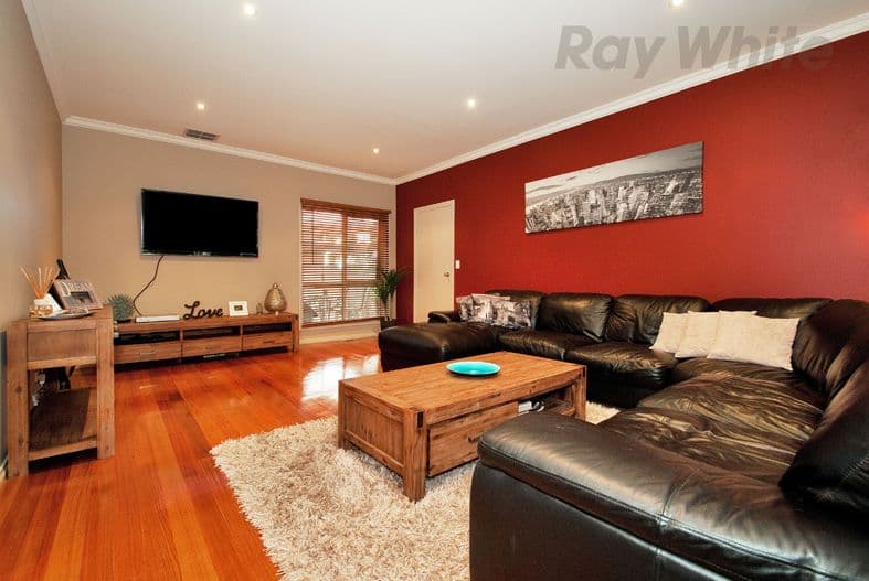 5 MOANA Drive, Mooroolbark VIC 3138, Mooroolbark - Thumbnail 2
