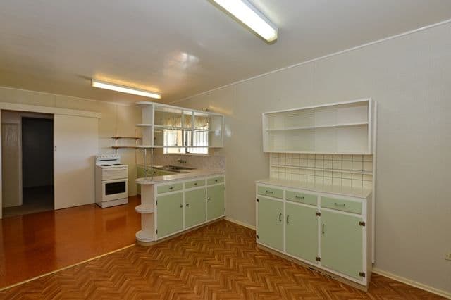 25 Hunter Street, CENTENARY HEIGHTS QLD 4350, Centenary Heights - Thumbnail 3