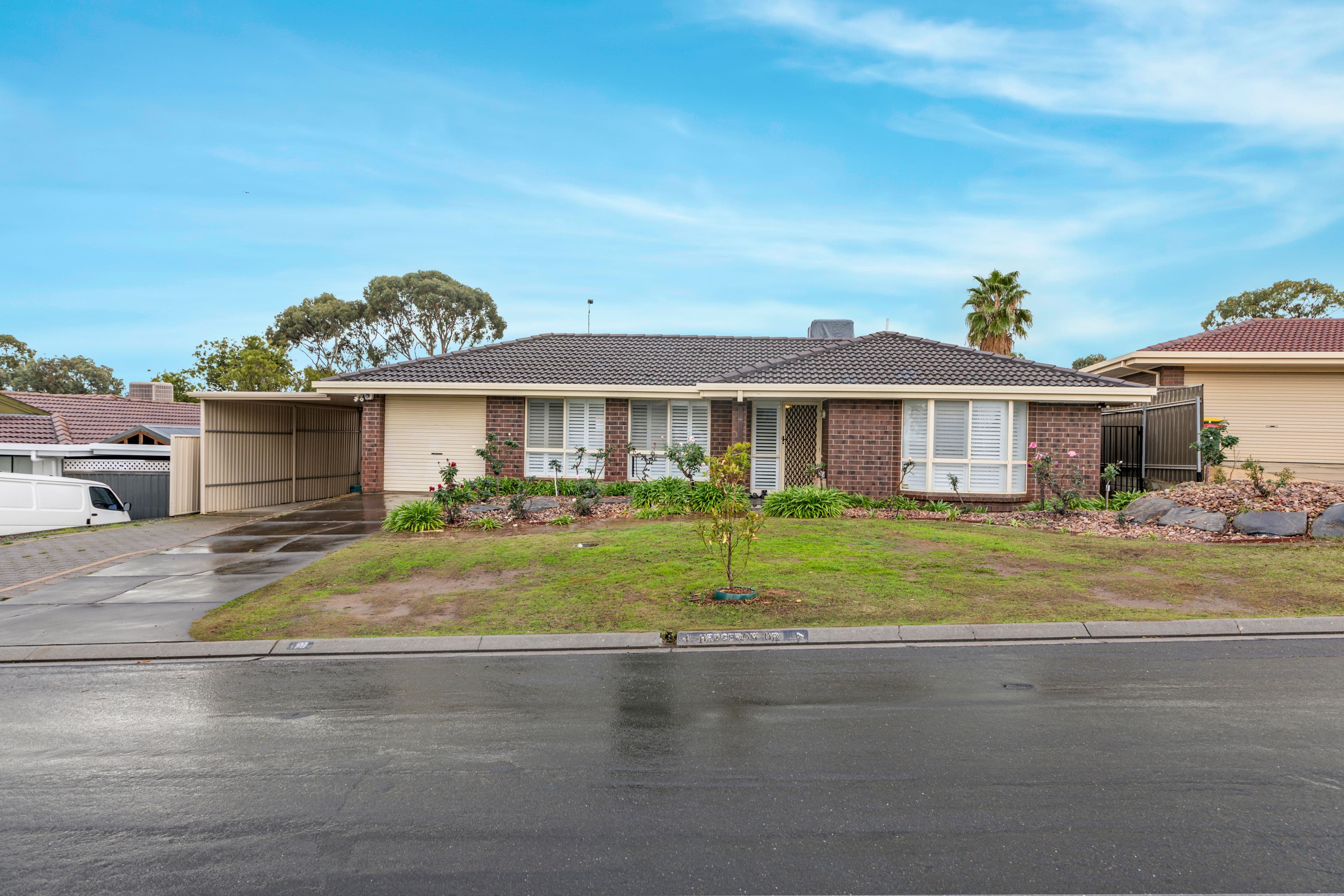 18 Hedgerow Drive, Gulfview Heights SA 5096, Gulfview Heights - Thumbnail 2