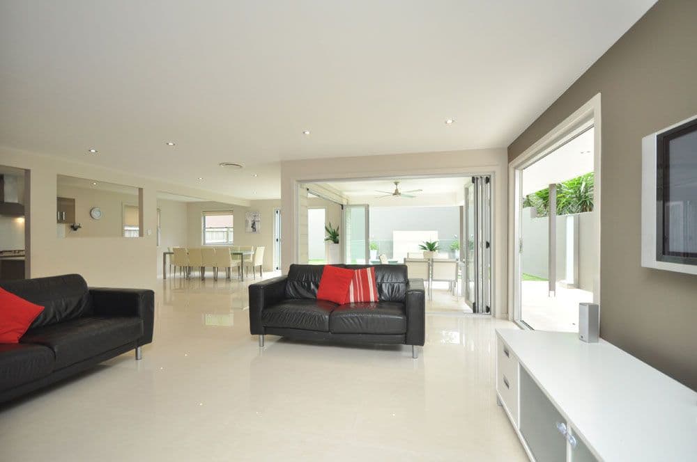 213 Ferguson Road, SEVEN HILLS QLD 4170, Seven Hills - Thumbnail 2