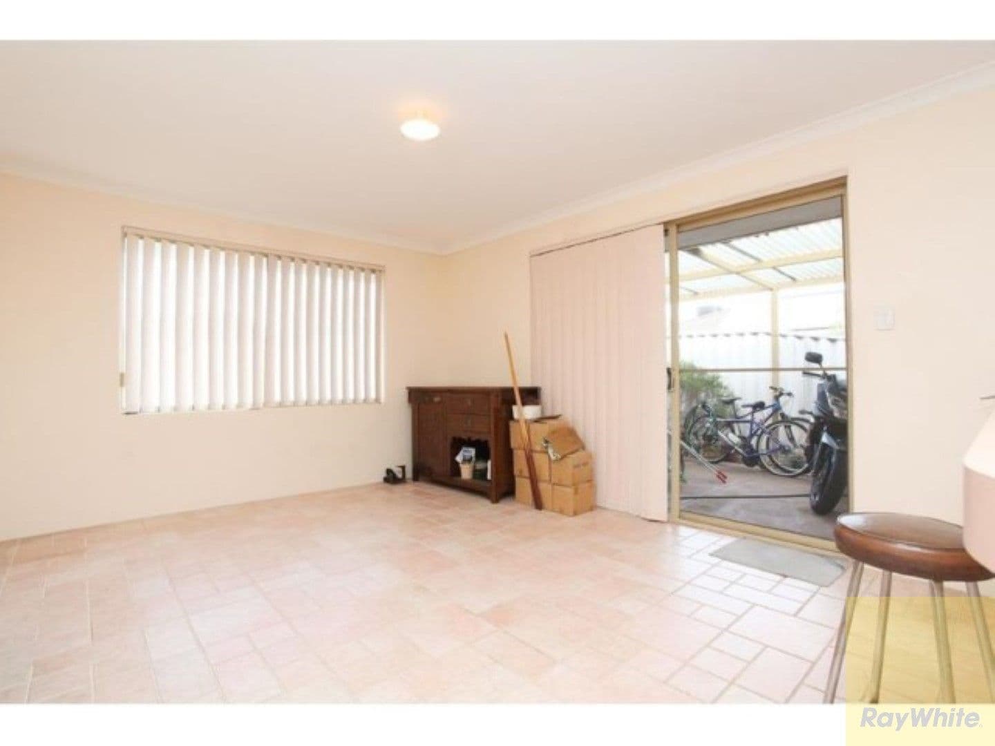 19 Sennet Lane, Warnbro WA 6169, Warnbro - Thumbnail 2