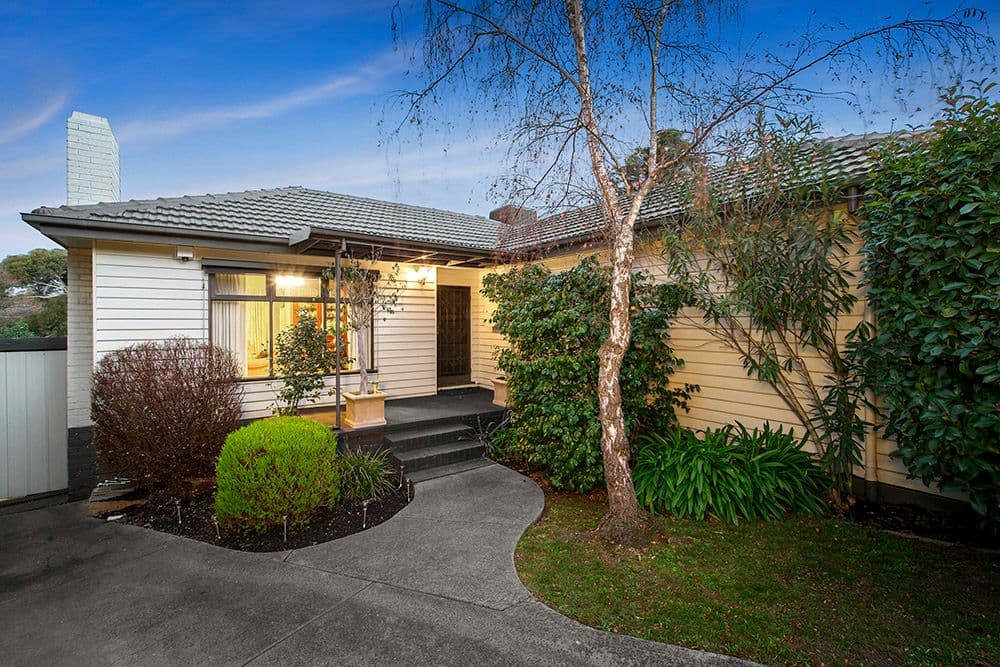 66 Russell Crescent, DONCASTER EAST VIC 3109, Doncaster East - Thumbnail 2