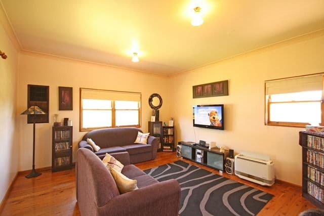 7 Bundarra Road, CAMPBELLTOWN NSW 2560, Campbelltown - Thumbnail 3