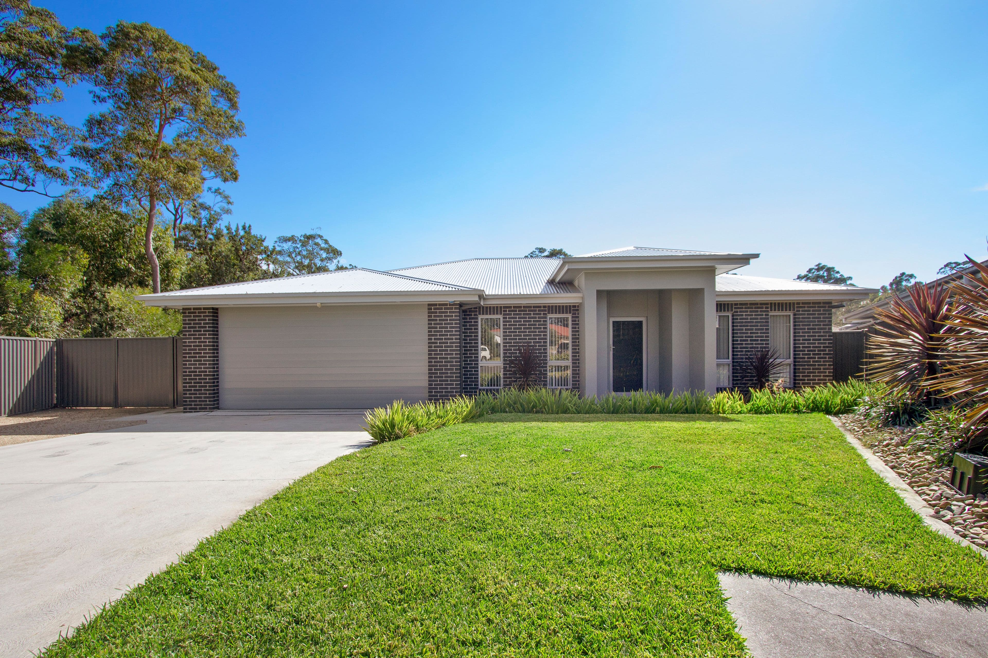 2 Caitlin Crescent, Broulee - Image 1