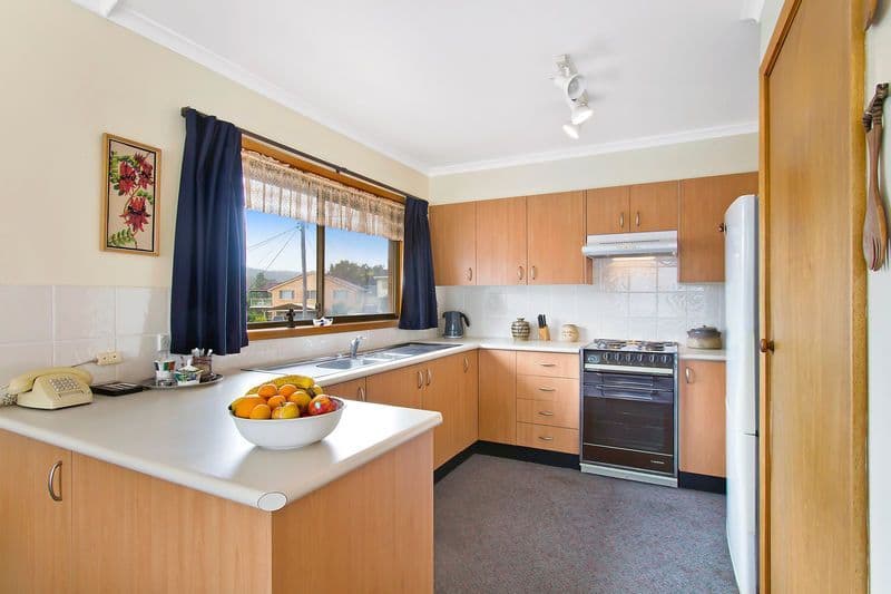 2 Colin Street, BERKELEY VALE NSW 2261, Berkeley Vale - Thumbnail 4