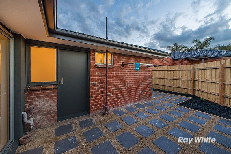 9 and 9A Hotham Street, CRANBOURNE VIC 3977, Cranbourne - Thumbnail 6