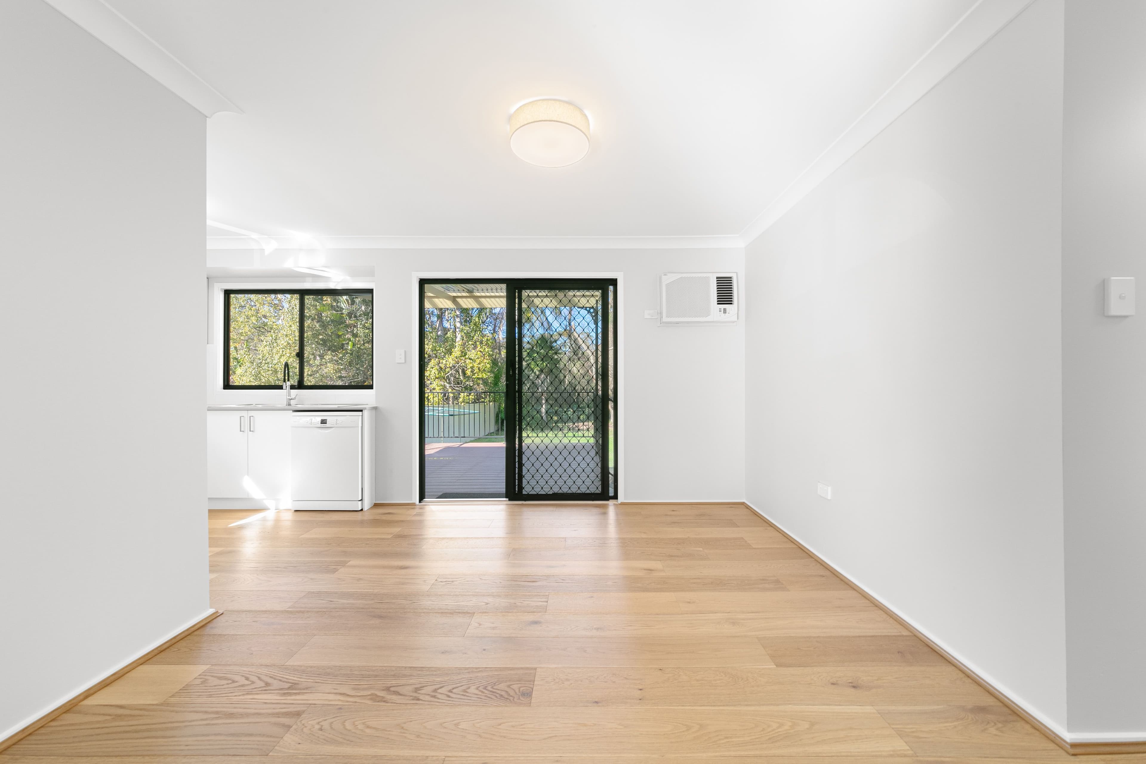 10 Birdwood Drive, Blue Haven NSW 2262, Blue Haven - Thumbnail 4