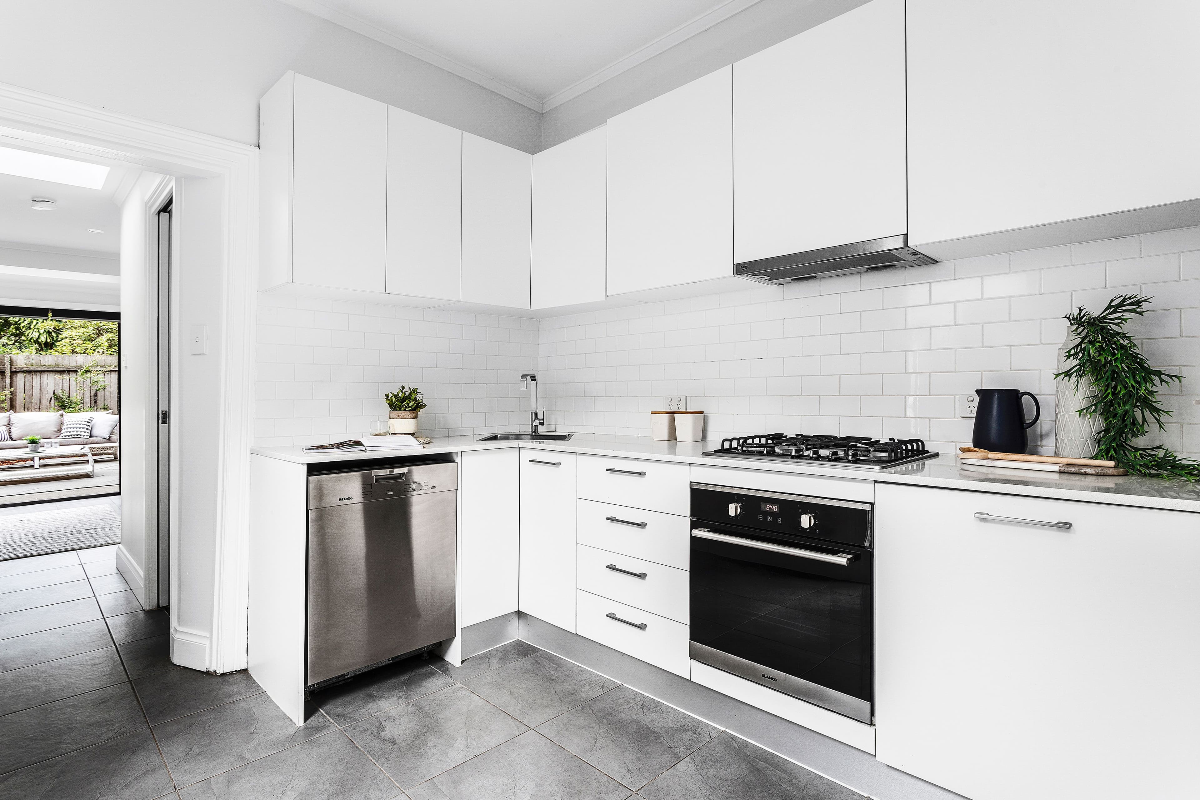 4/4 Hatfield Court, West Footscray - Thumbnail 5