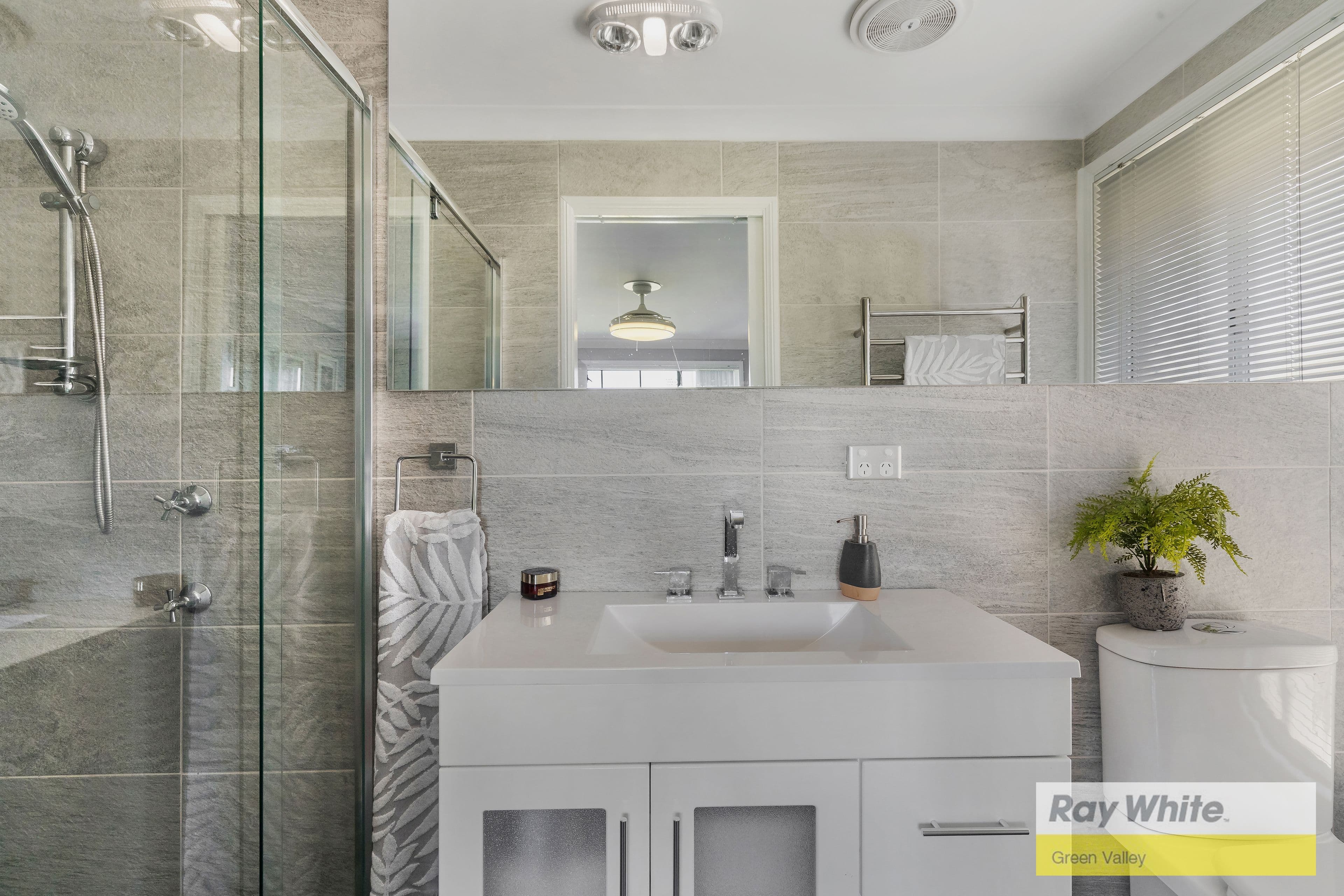 32 Dotterel Street, Hinchinbrook NSW 2168, Hinchinbrook - Thumbnail 2