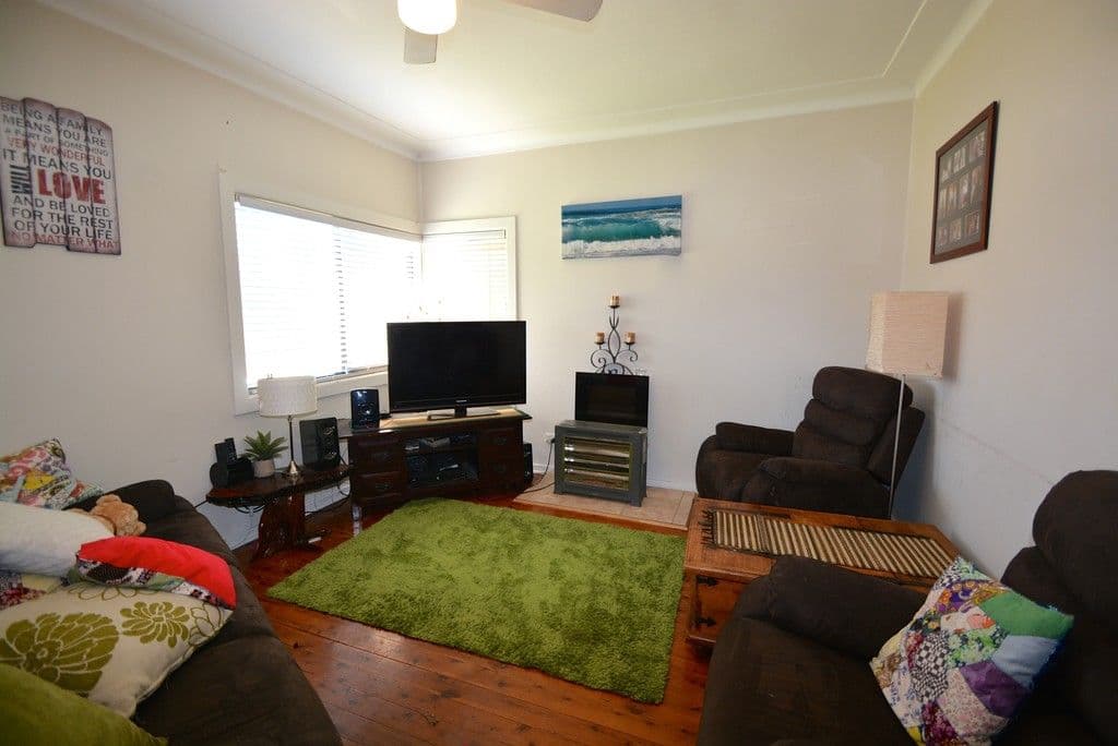 56 Duke Street, Clarence Town - Thumbnail 2