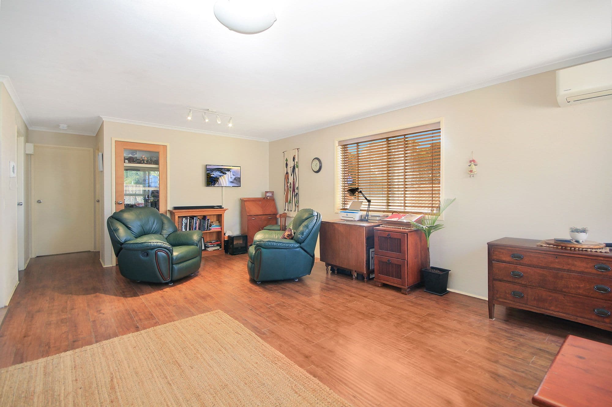 164 Frank Street, Labrador QLD 4215, Labrador - Thumbnail 2